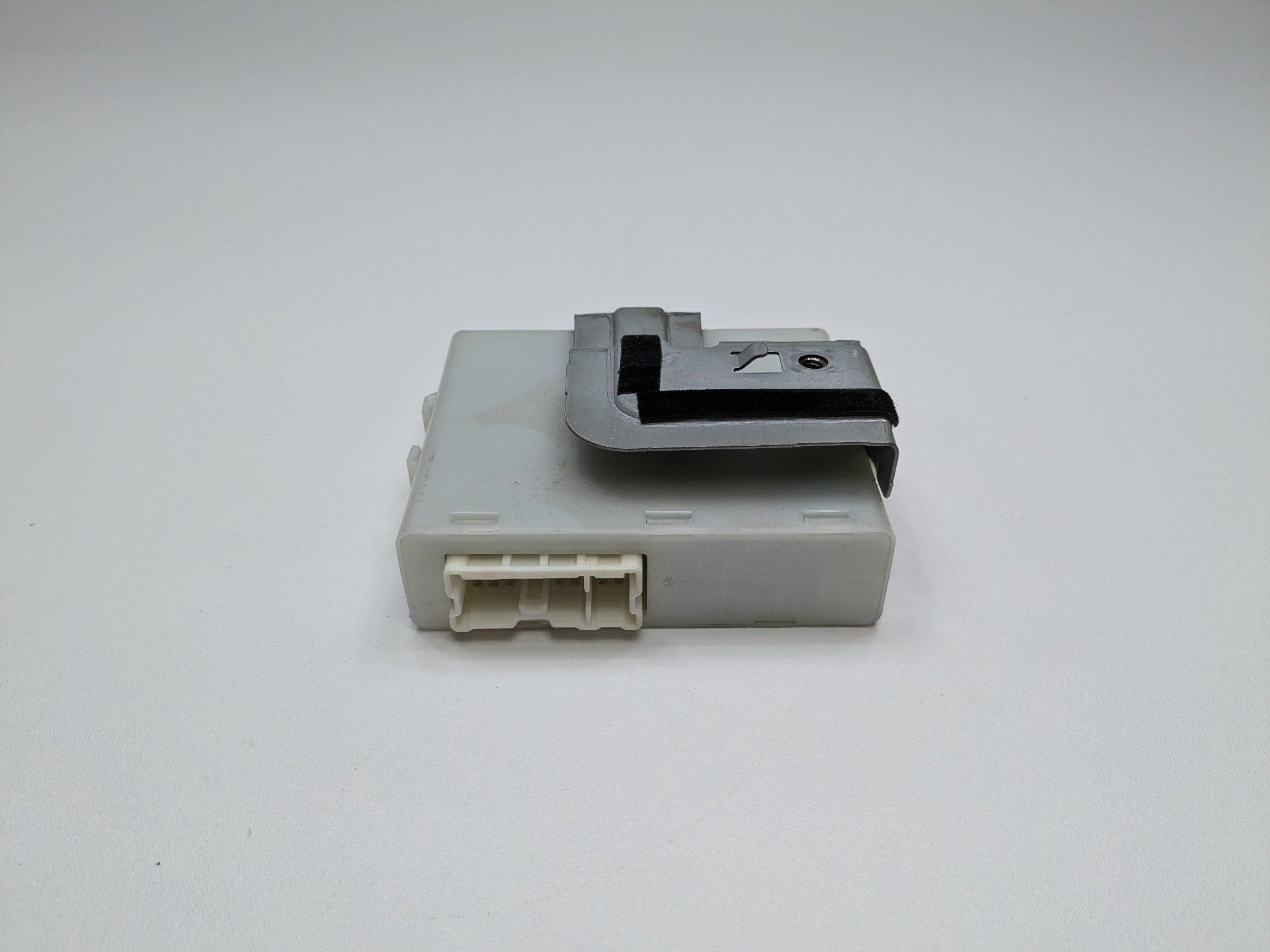 05 - 07 OEM NISSAN ARMADA ANTI-THEFT LOCKING KEYLESS ENTRY CONTROL MODULE UNIT