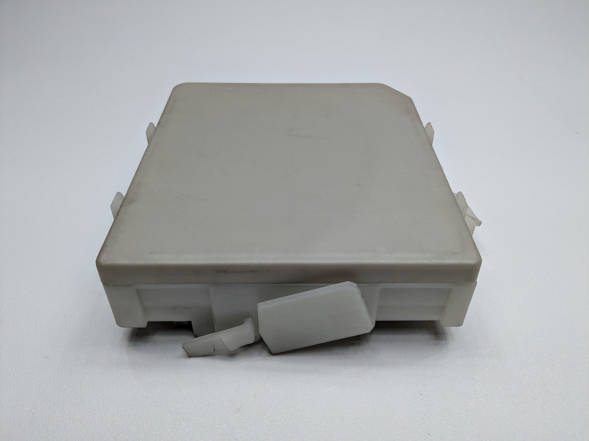 2005 - 2007 OEM NISSAN ARMADA BCM BODY FUSE BOX CONTROL MODULE UNIT