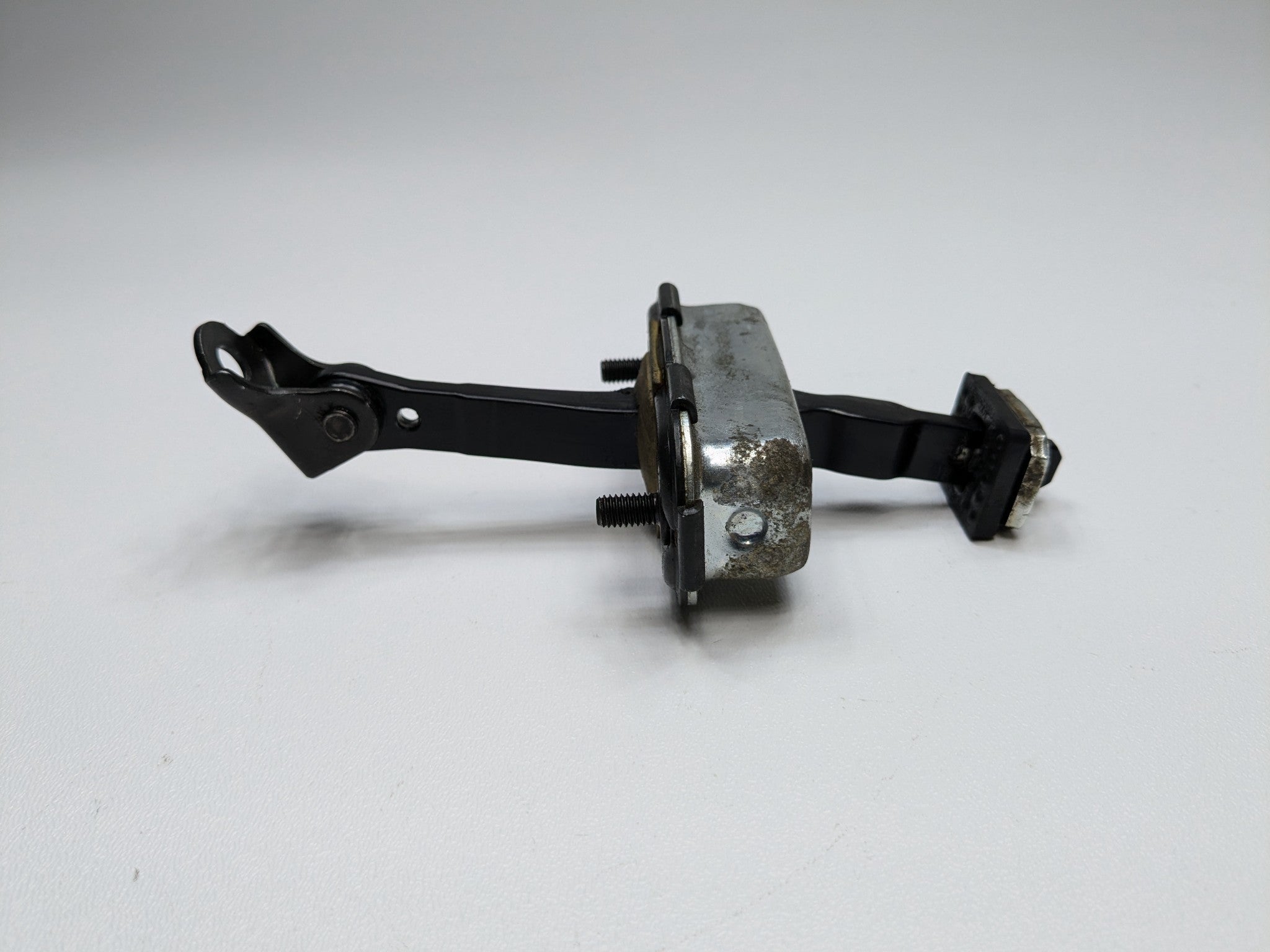 13 - 19 OEM HYUNDAI SANTA FE REAR RIGHT PASSENGER SIDE DOOR CHECK STRAP STOPPER