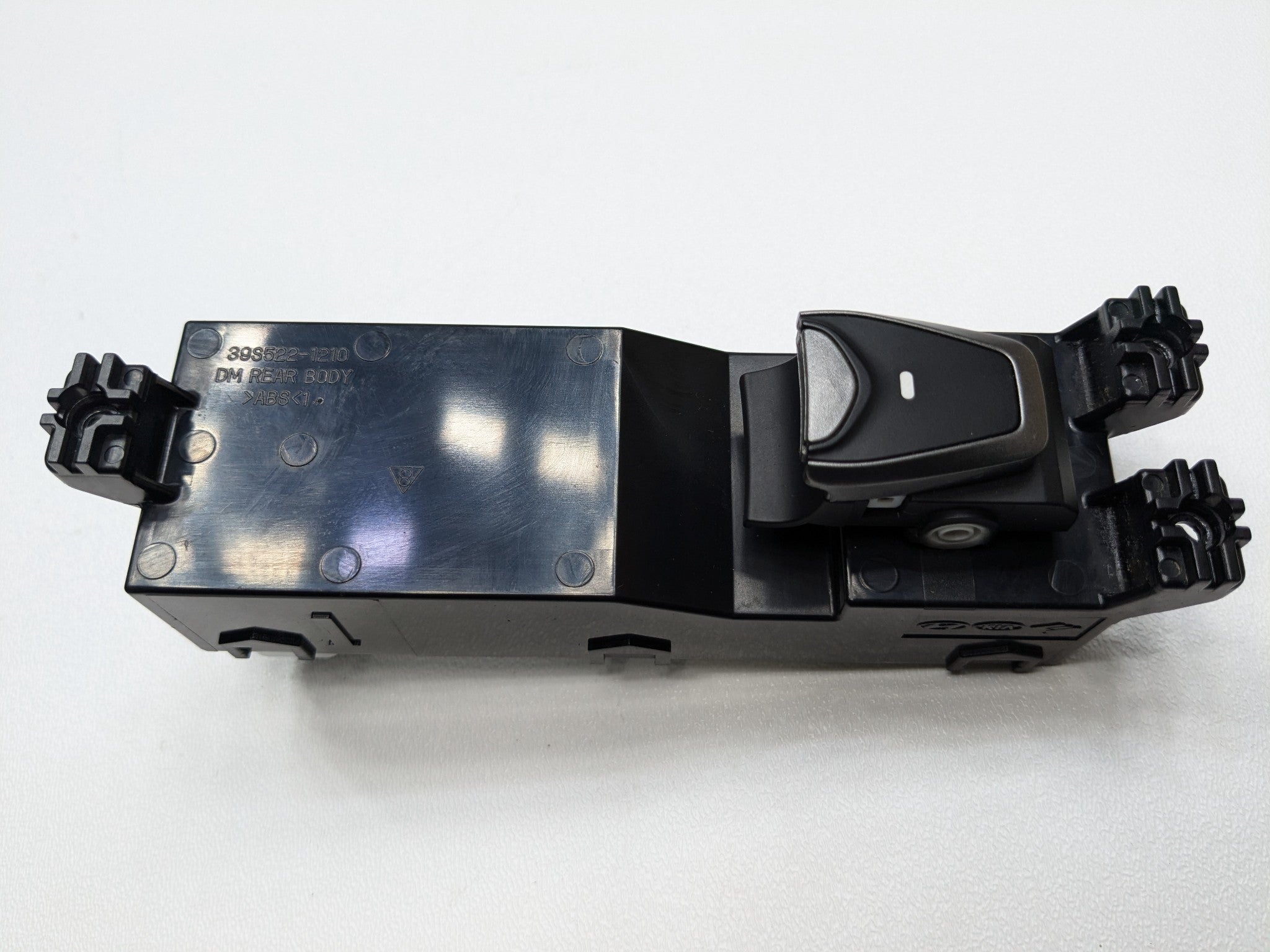 13 - 19 OEM HYUNDAI SANTA FE REAR RIGHT PASSENGER DOOR POWER WINDOW SWITCH