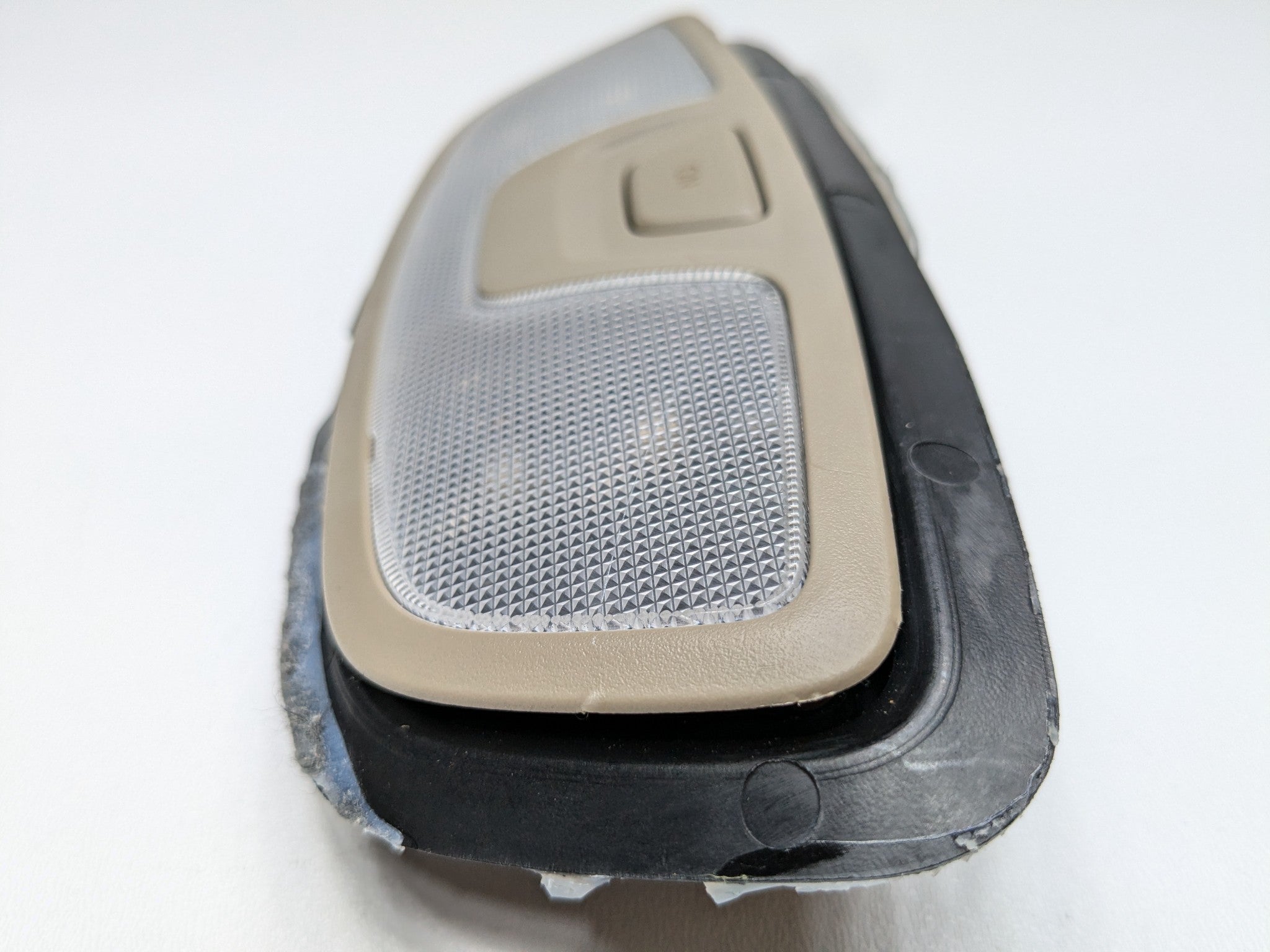 13 - 19 OEM HYUNDAI SANTA FE REAR INTERIOR OVERHEAD CONSOLE DOME LIGHT ASSEMBLY