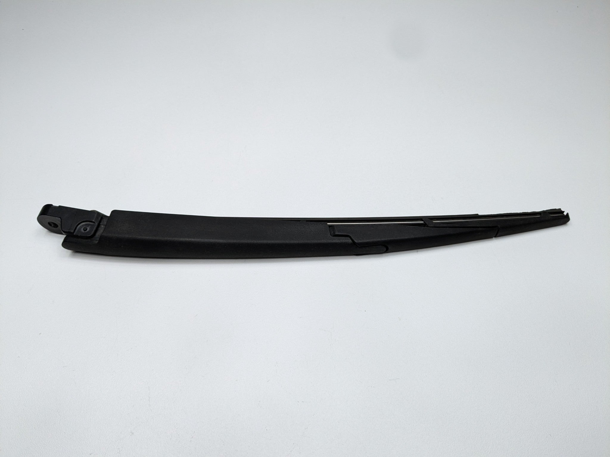 13 - 19 OEM HYUNDAI SANTA FE REAR WINDSHIELD WASHER WIPER ARM AND BLADE