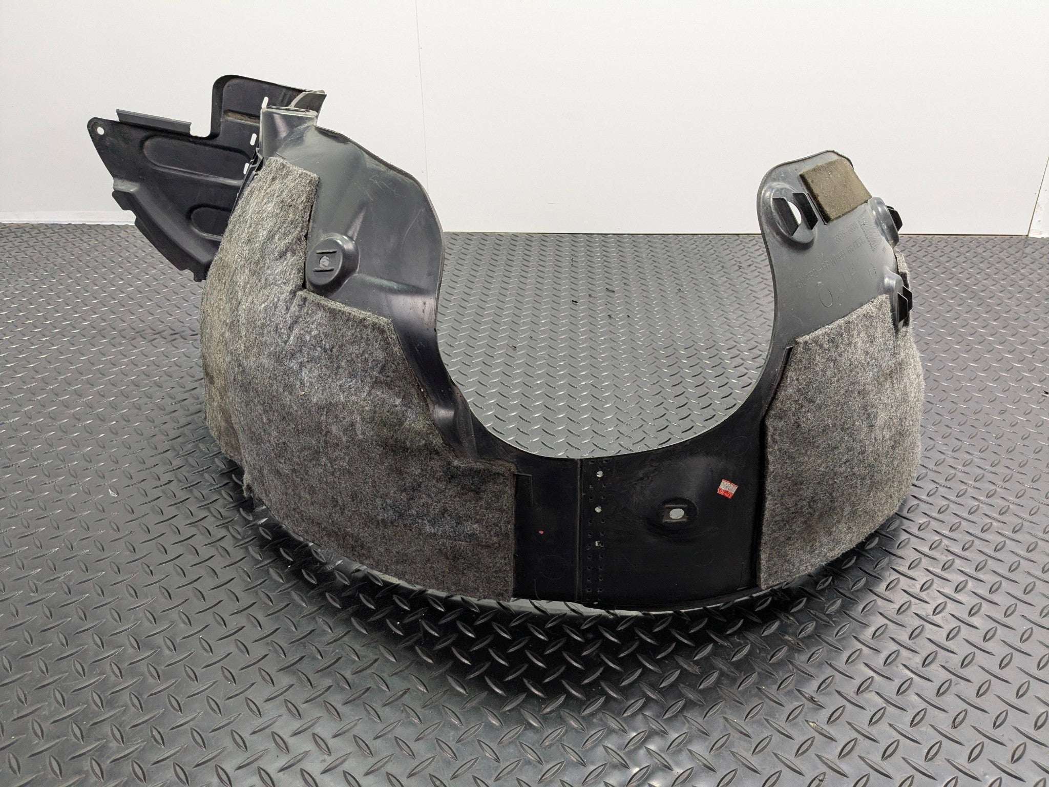 13 - 19 OEM HYUNDAI SANTA FE FRONT LEFT SIDE INNER SPLASH SHIELD FENDER LINER