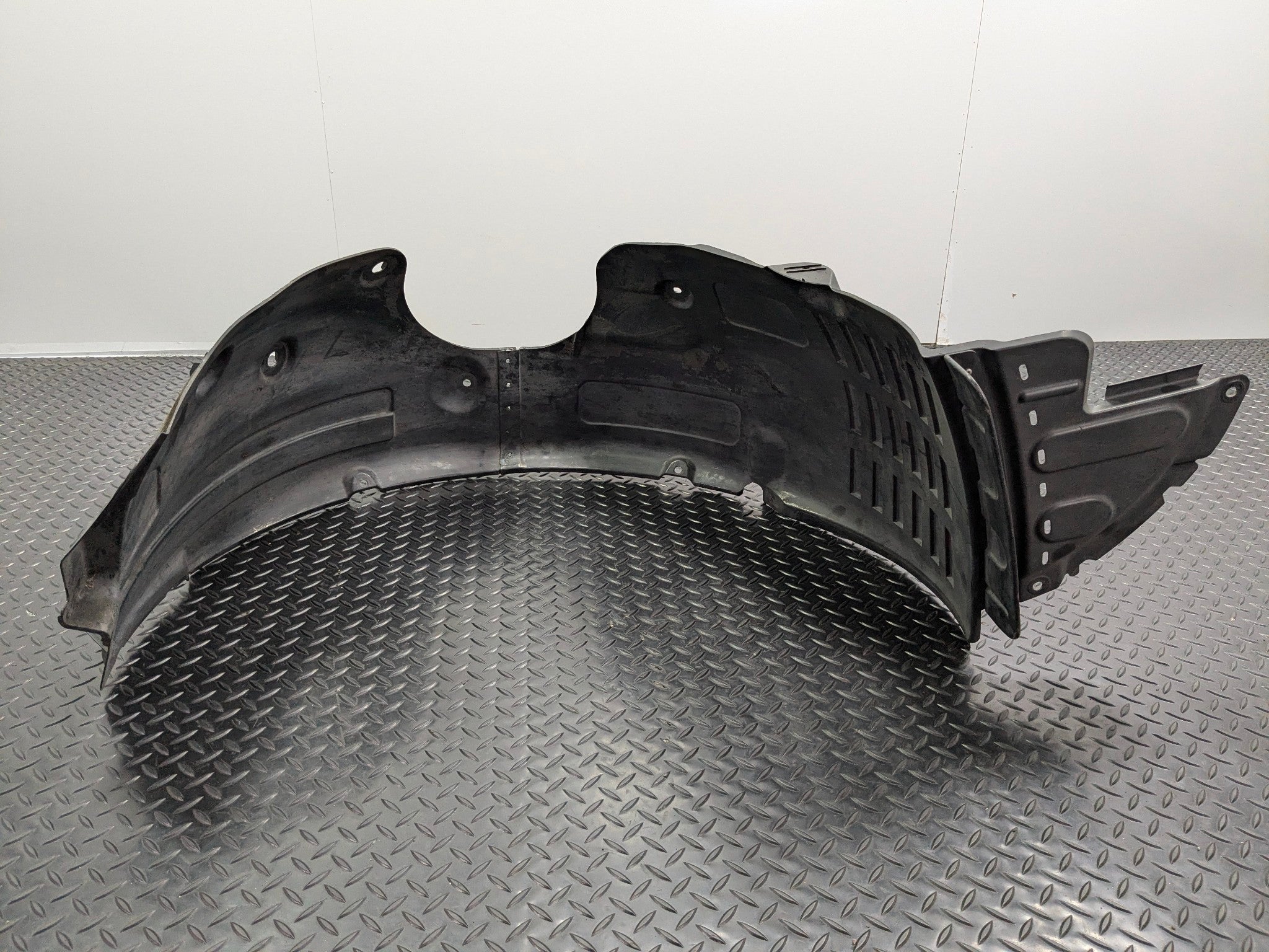 13 - 19 OEM HYUNDAI SANTA FE FRONT LEFT SIDE INNER SPLASH SHIELD FENDER LINER