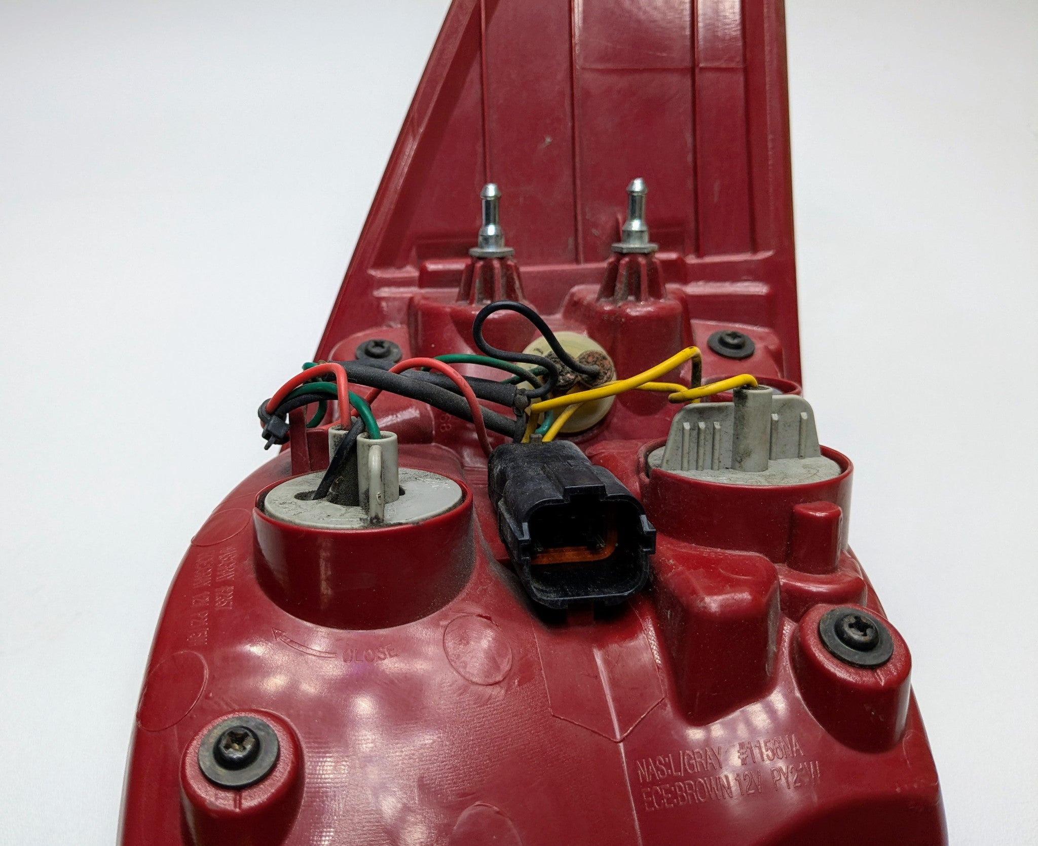 13 - 19 OEM HYUNDAI SANTA FE REAR RIGHT PASSENGER SIDE OUTER TAIL LIGHT ASSEMBLY