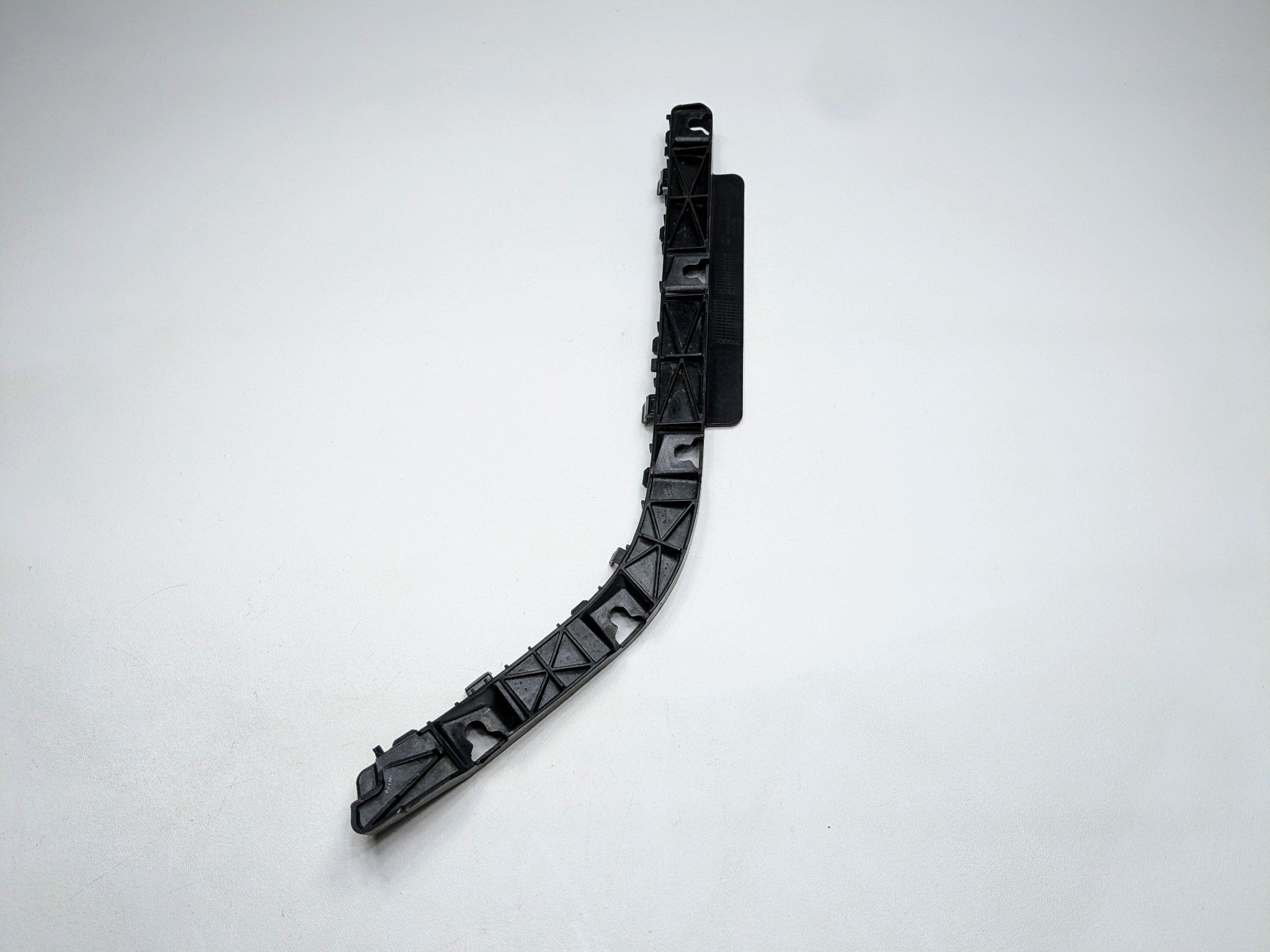 13 - 19 OEM HYUNDAI SANTA FE REAR BUMPER LEFT SIDE UPPER MOUNT SUPPORT BRACKET