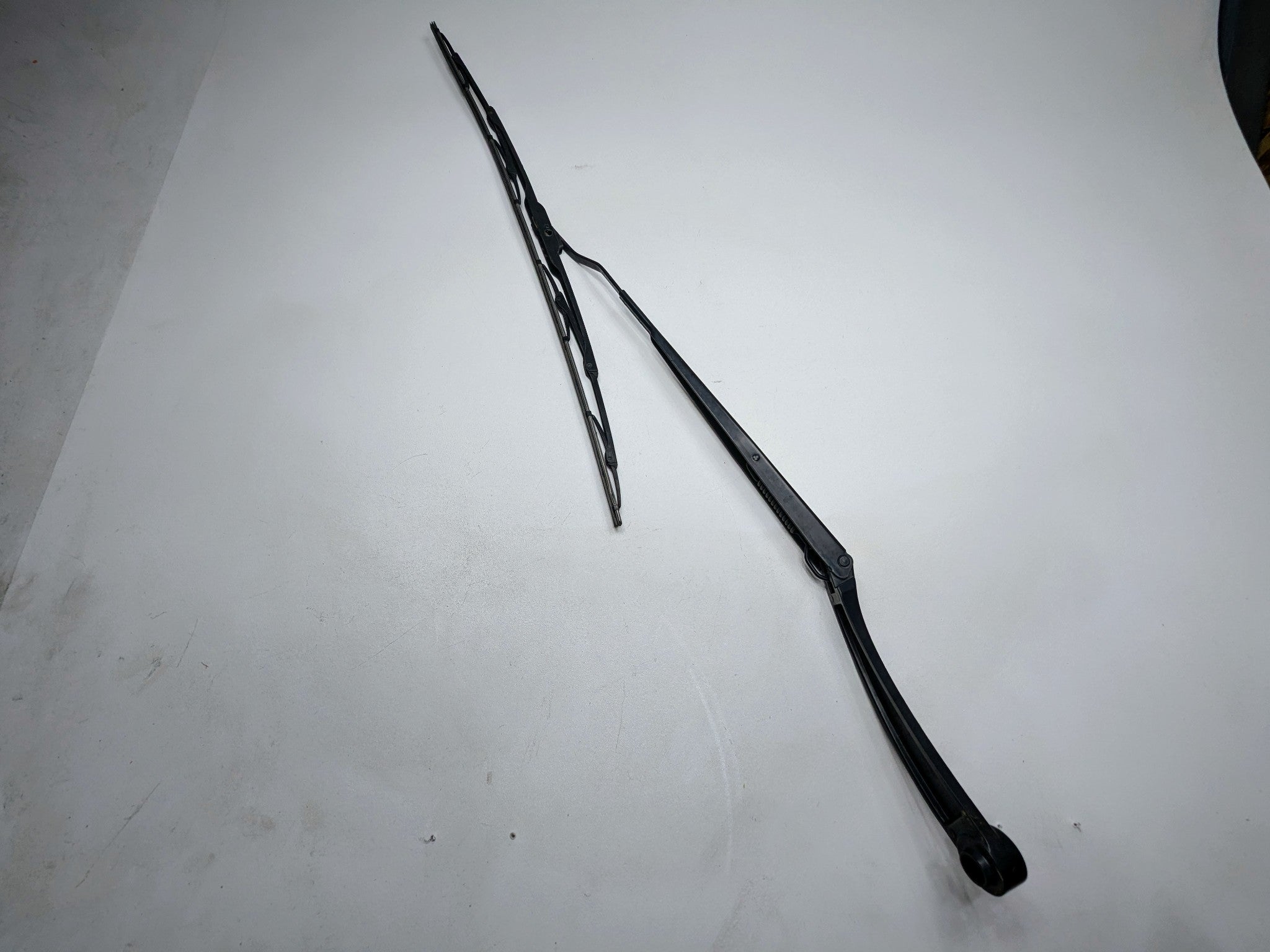 13 - 19 OEM HYUNDAI SANTA FE FRONT LEFT WINDSHIELD WASHER WIPER ARM AND BLADE