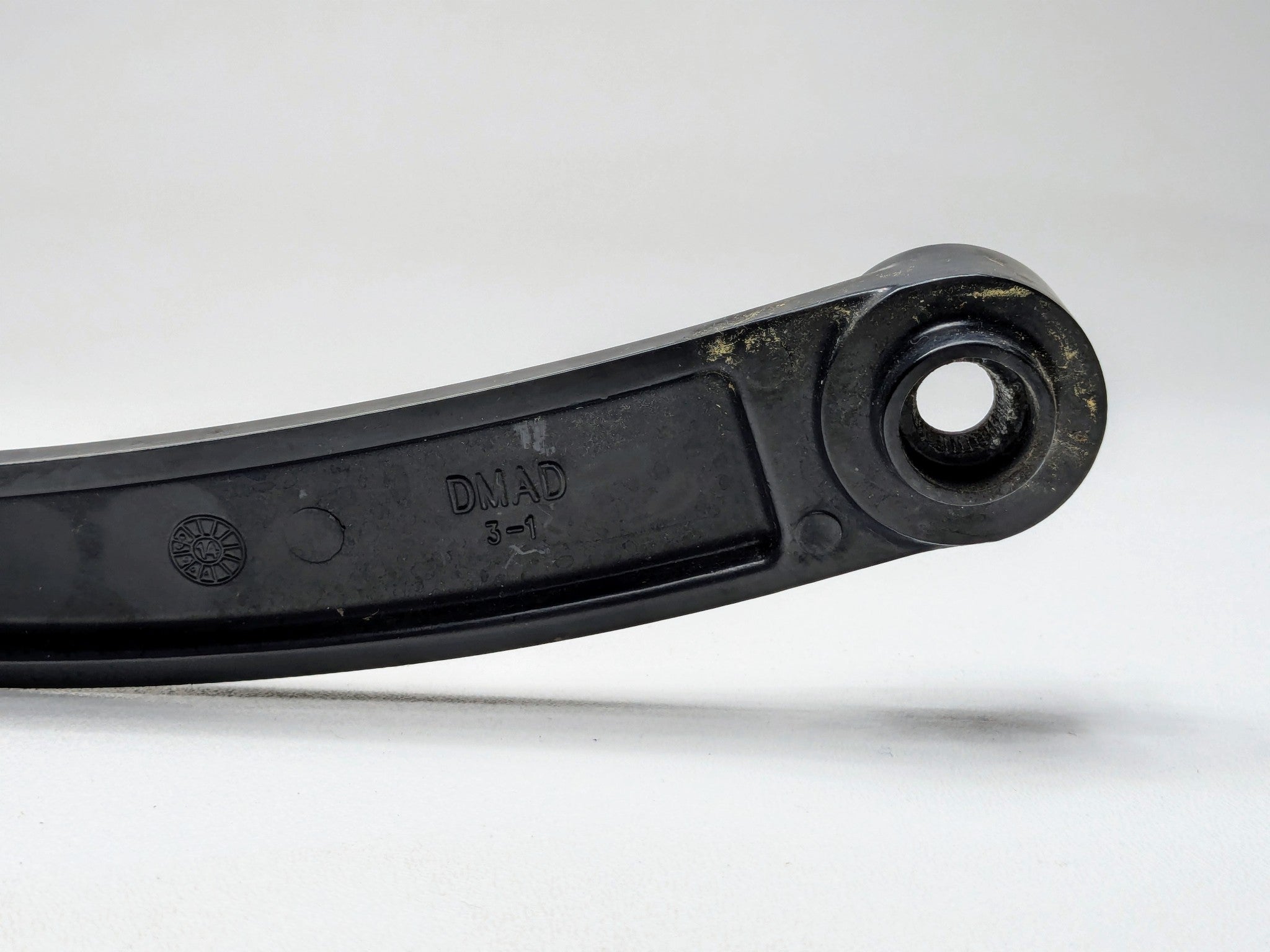 13 - 19 OEM HYUNDAI SANTA FE FRONT LEFT WINDSHIELD WASHER WIPER ARM AND BLADE