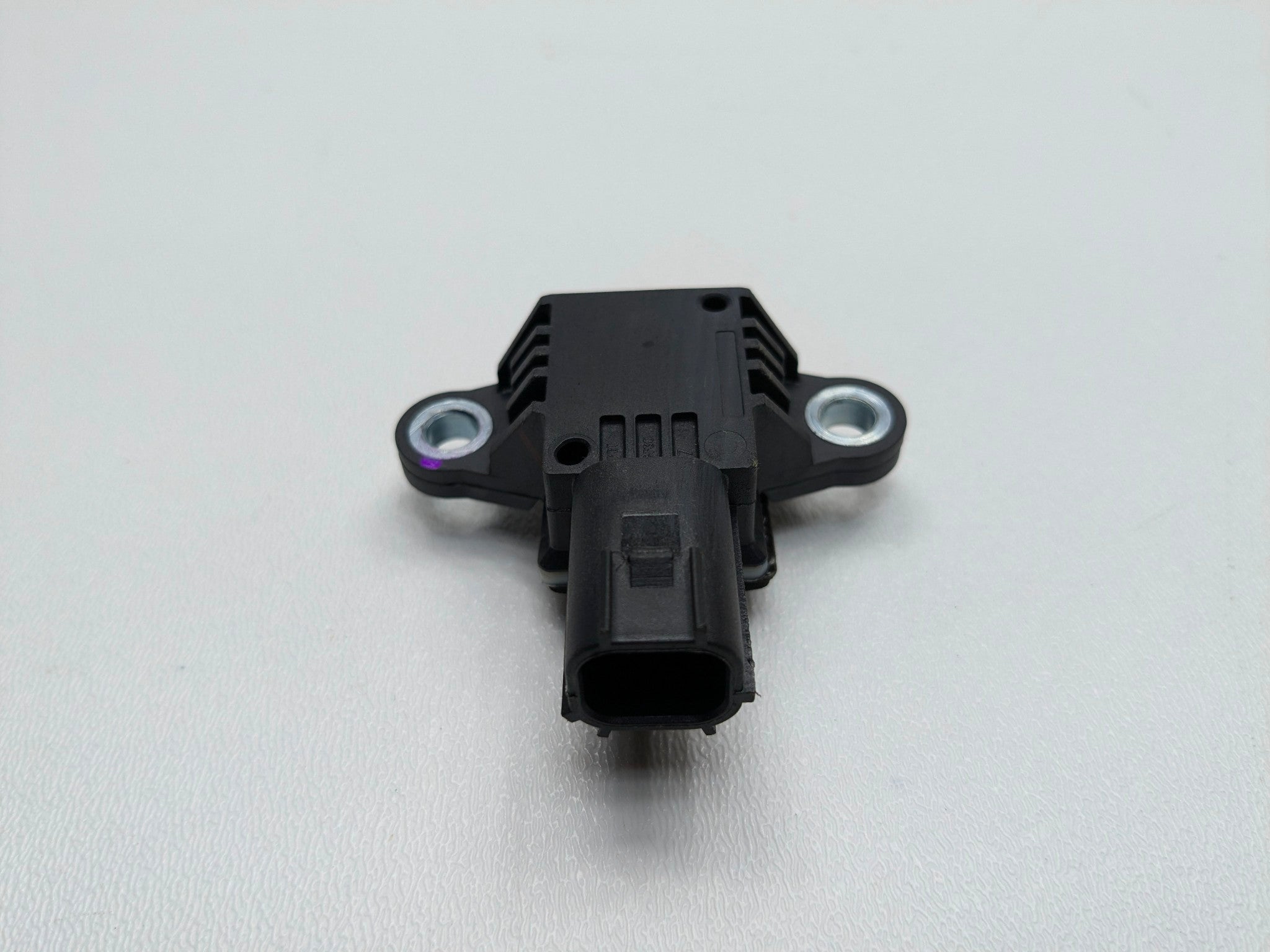 13 - 19 OEM HYUNDAI SANTA FE FRONT RIGHT PASSENGER SIDE CRASH IMPACT SENSOR UNIT