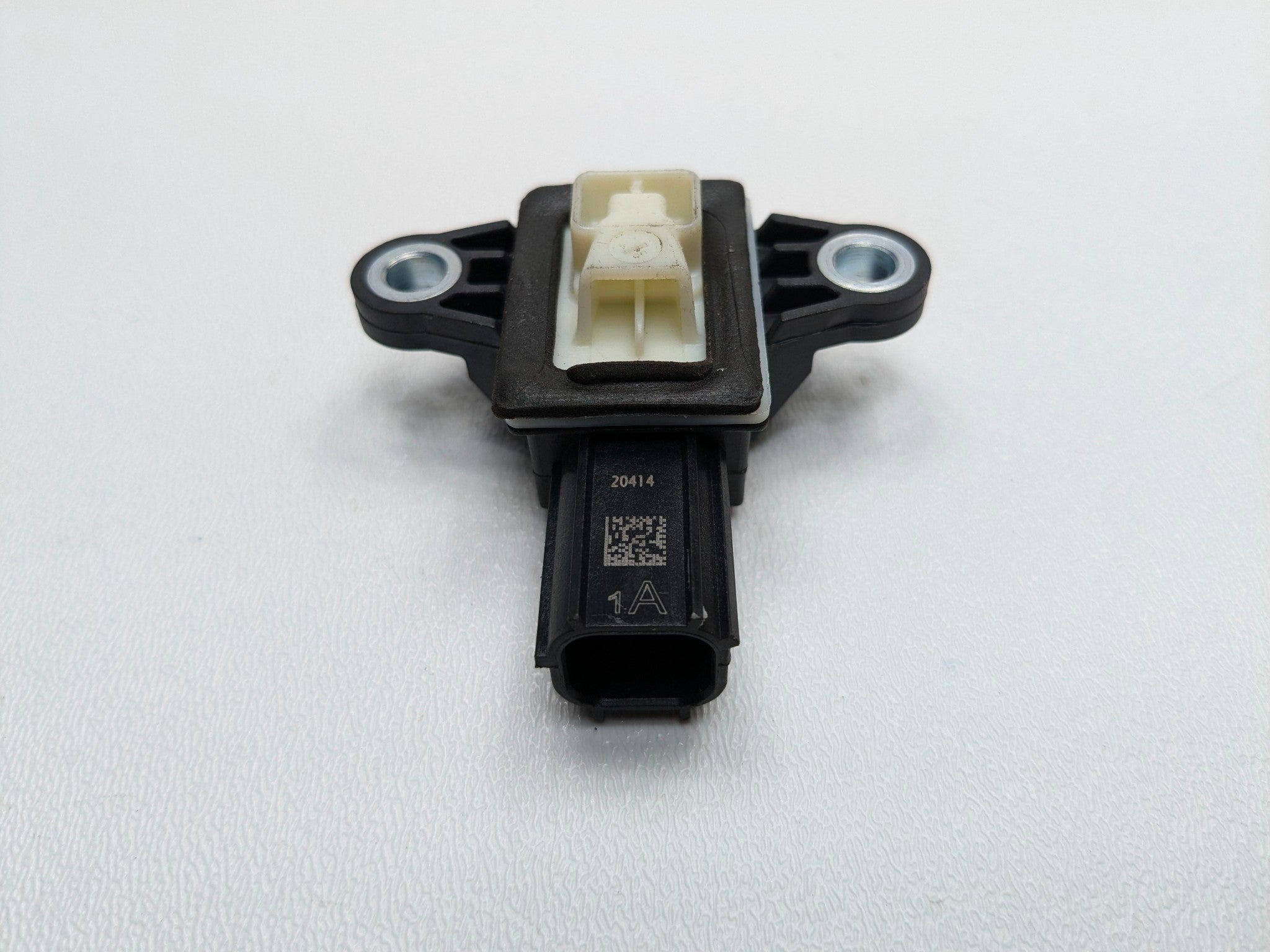 13 - 19 OEM HYUNDAI SANTA FE FRONT RIGHT PASSENGER SIDE CRASH IMPACT SENSOR UNIT