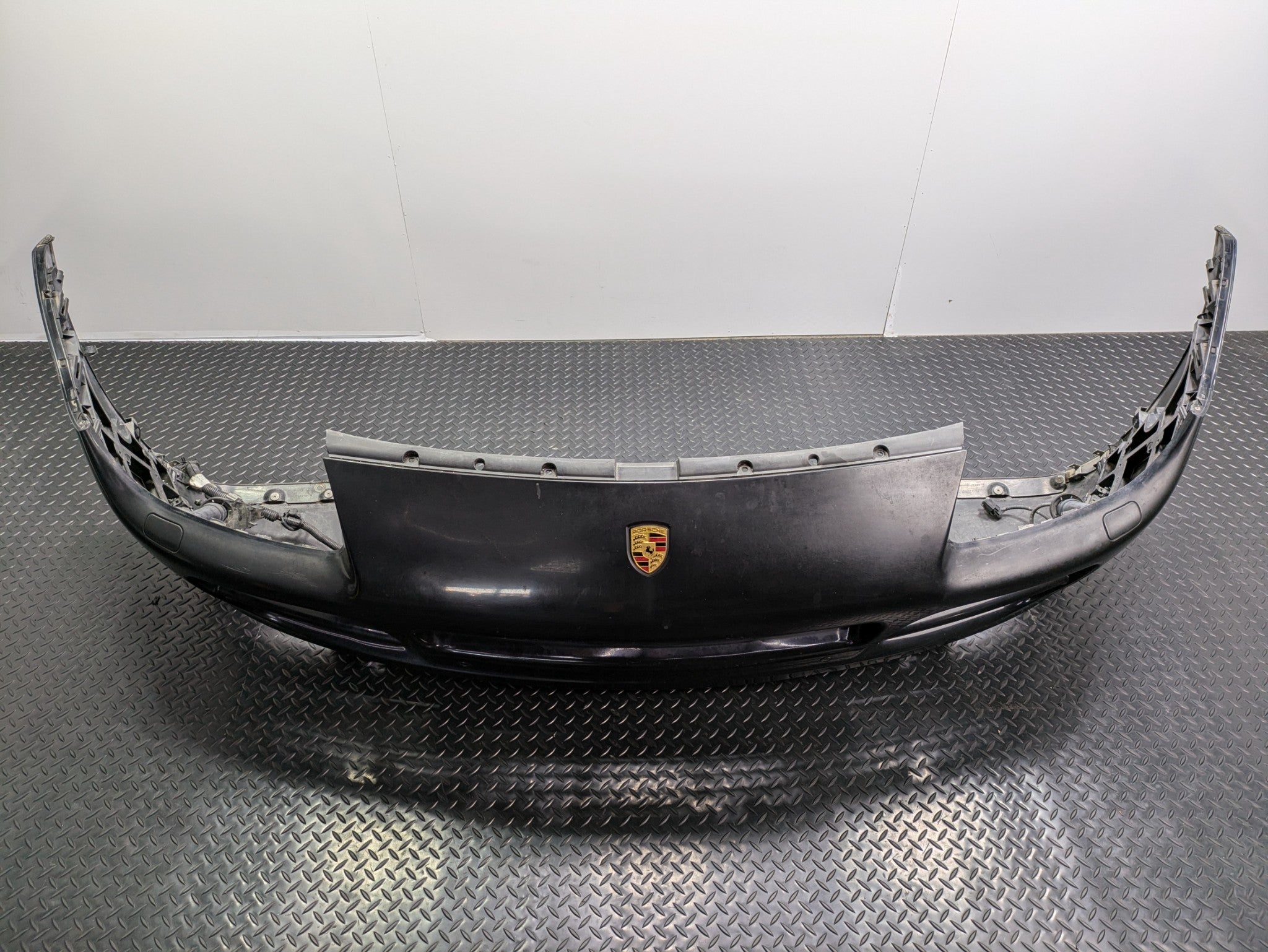 2004 - 2006 OEM PORSCHE CAYENNE V6 FRONT BUMPER COVER ASSEMBLY BLACK