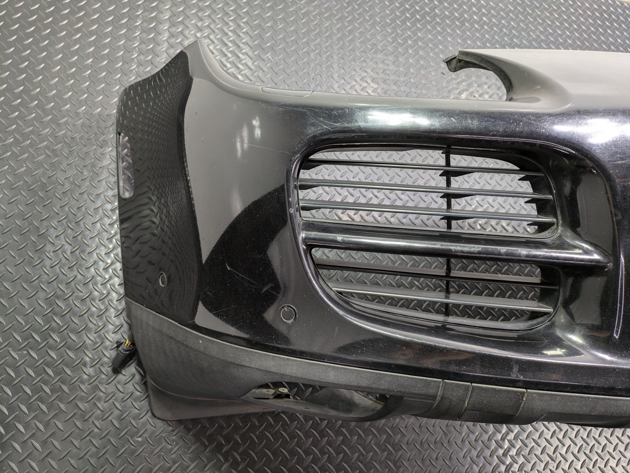 2004 - 2006 OEM PORSCHE CAYENNE V6 FRONT BUMPER COVER ASSEMBLY BLACK