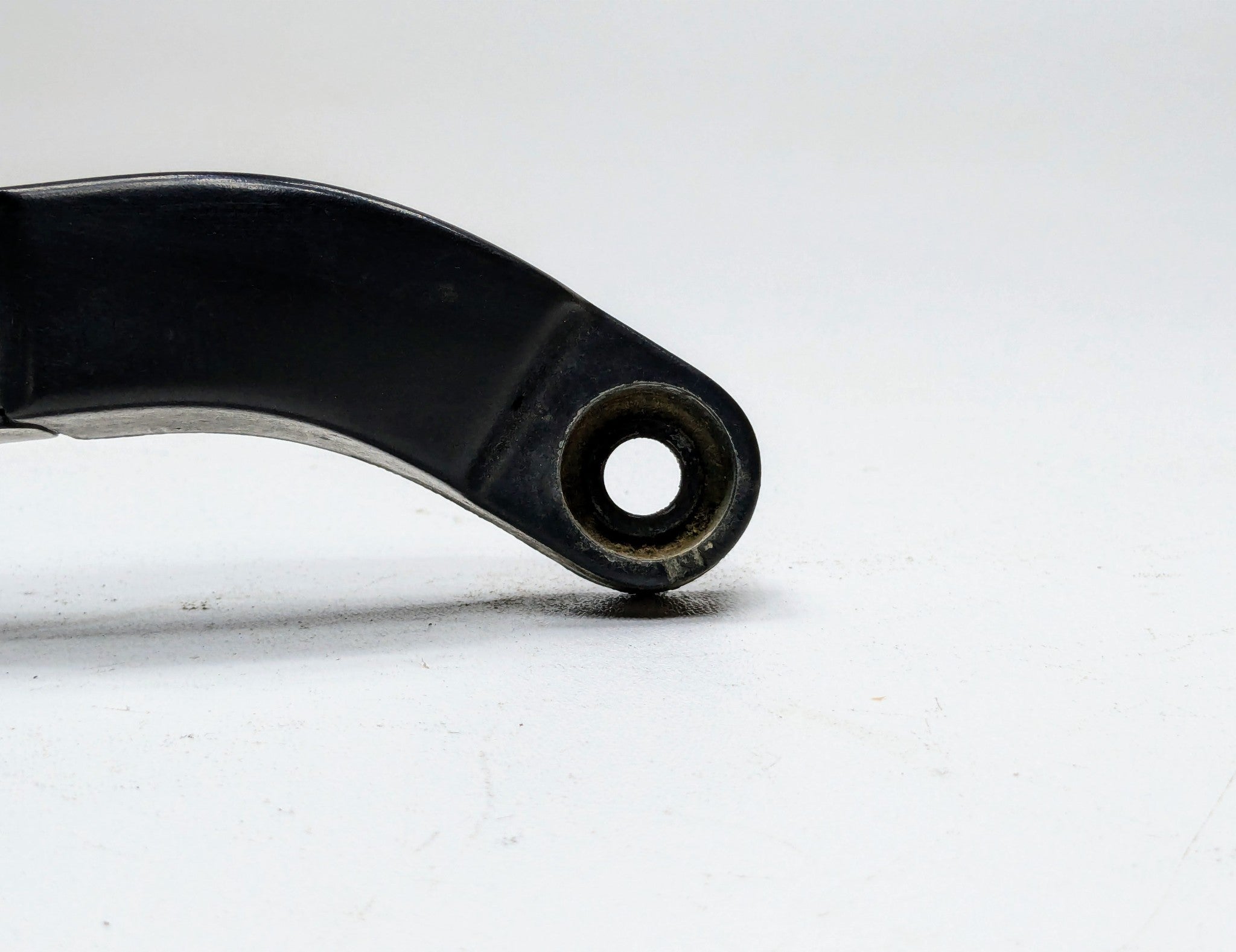 2004 - 2006 OEM PORSCHE CAYENNE V6 FRONT LEFT SIDE WINDSHIELD WIPER ARM