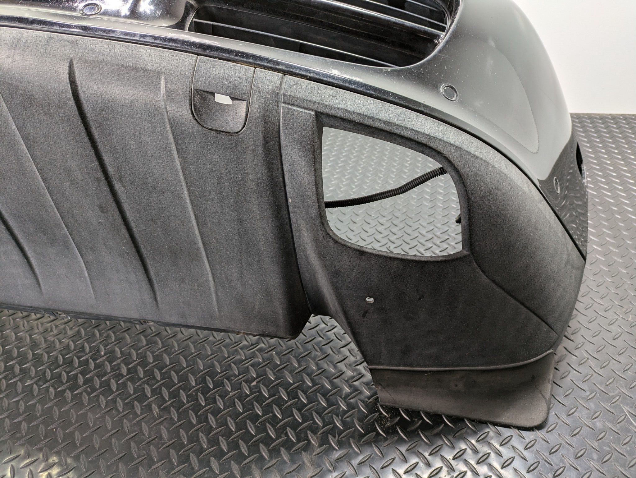 2004 - 2006 OEM PORSCHE CAYENNE V6 FRONT BUMPER COVER ASSEMBLY BLACK