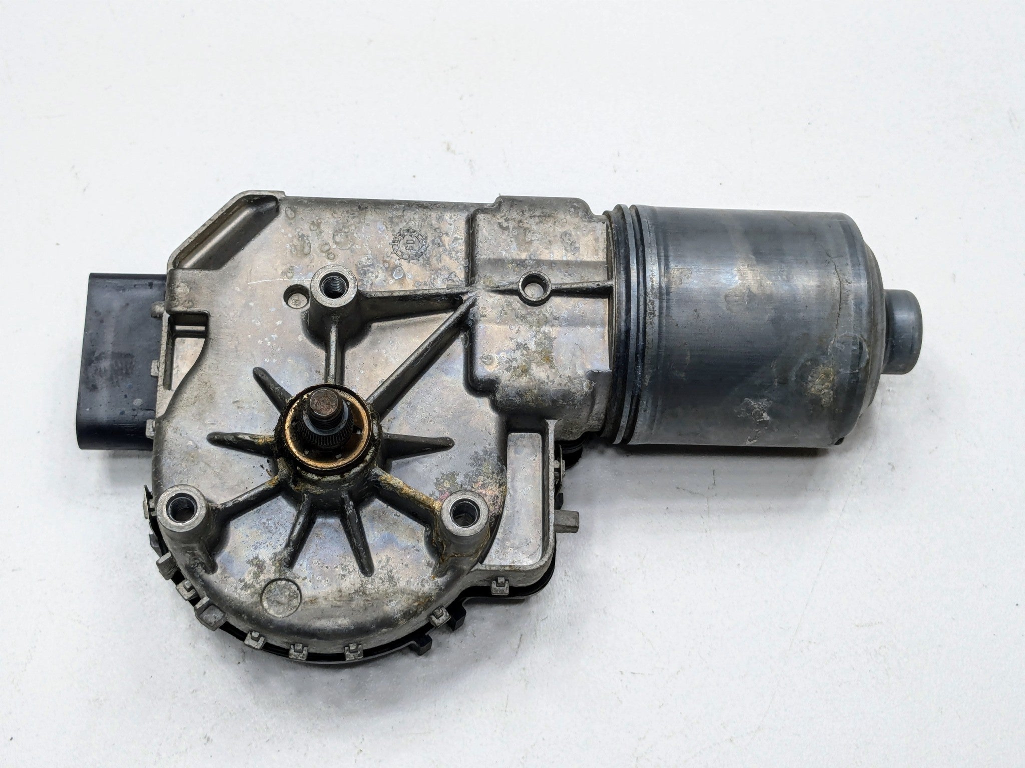 2004 - 2006 OEM PORSCHE CAYENNE V6 FRONT GLASS WINDSHIELD WIPER MOTOR