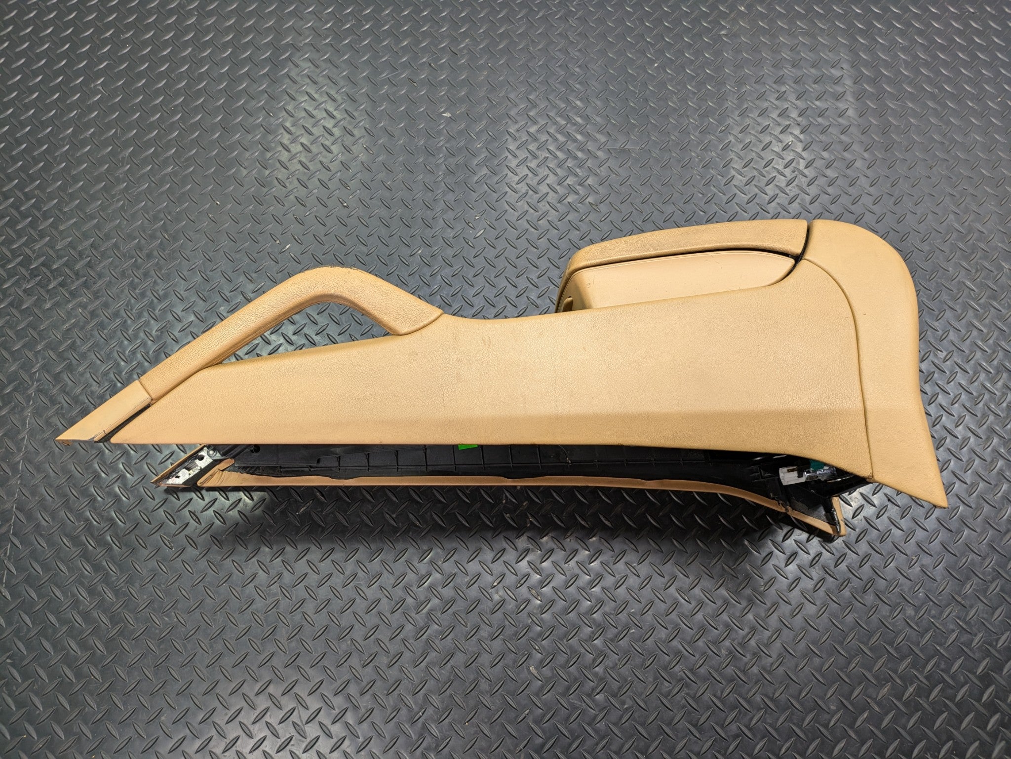 2004 - 2006 OEM PORSCHE CAYENNE V6 CENTER CONSOLE PANEL WITH ARMREST