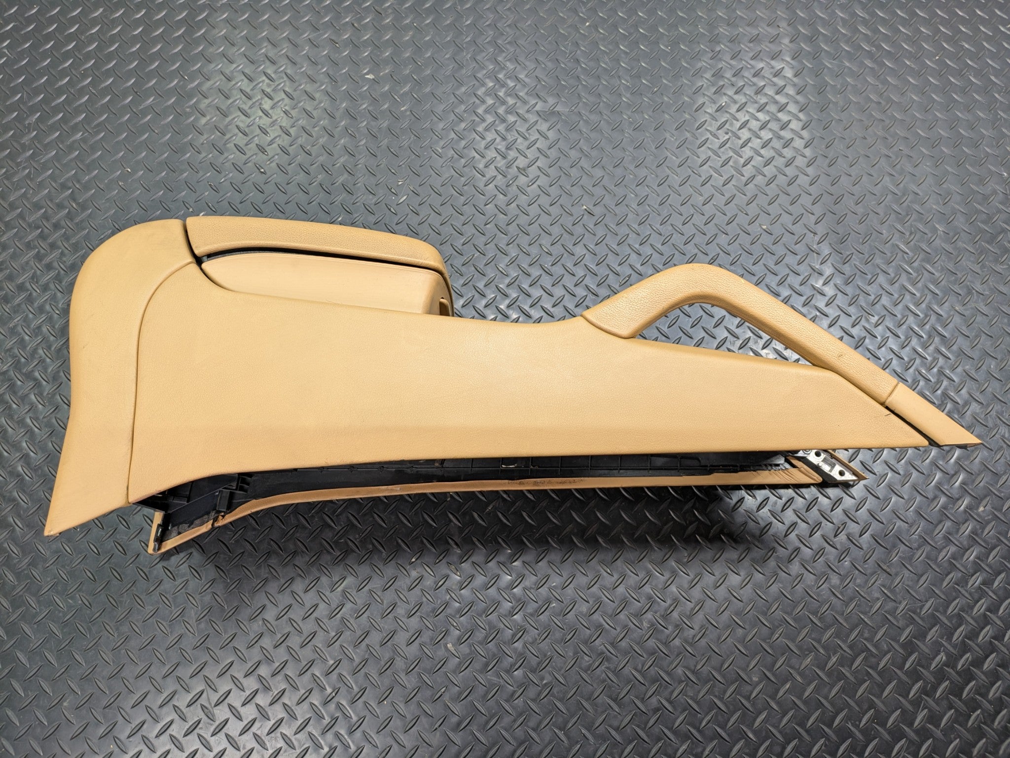 2004 - 2006 OEM PORSCHE CAYENNE V6 CENTER CONSOLE PANEL WITH ARMREST