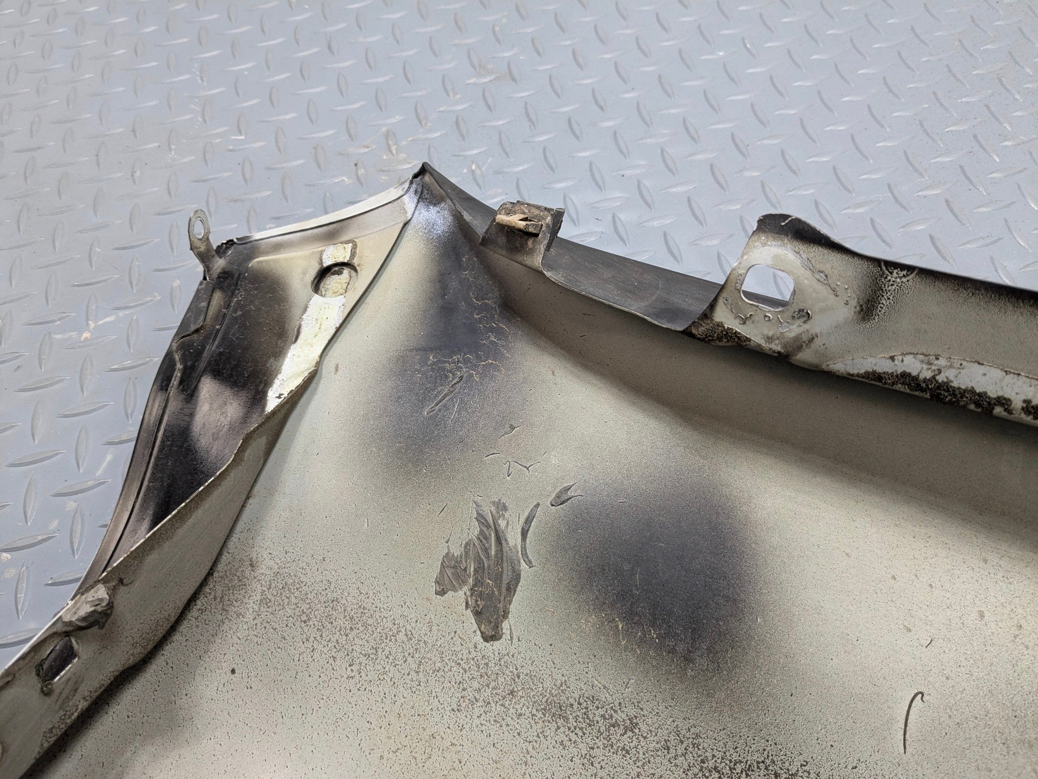 2004 - 2006 OEM PORSCHE CAYENNE V6 FRONT LEFT DRIVER SIDE FENDER COVER PANEL