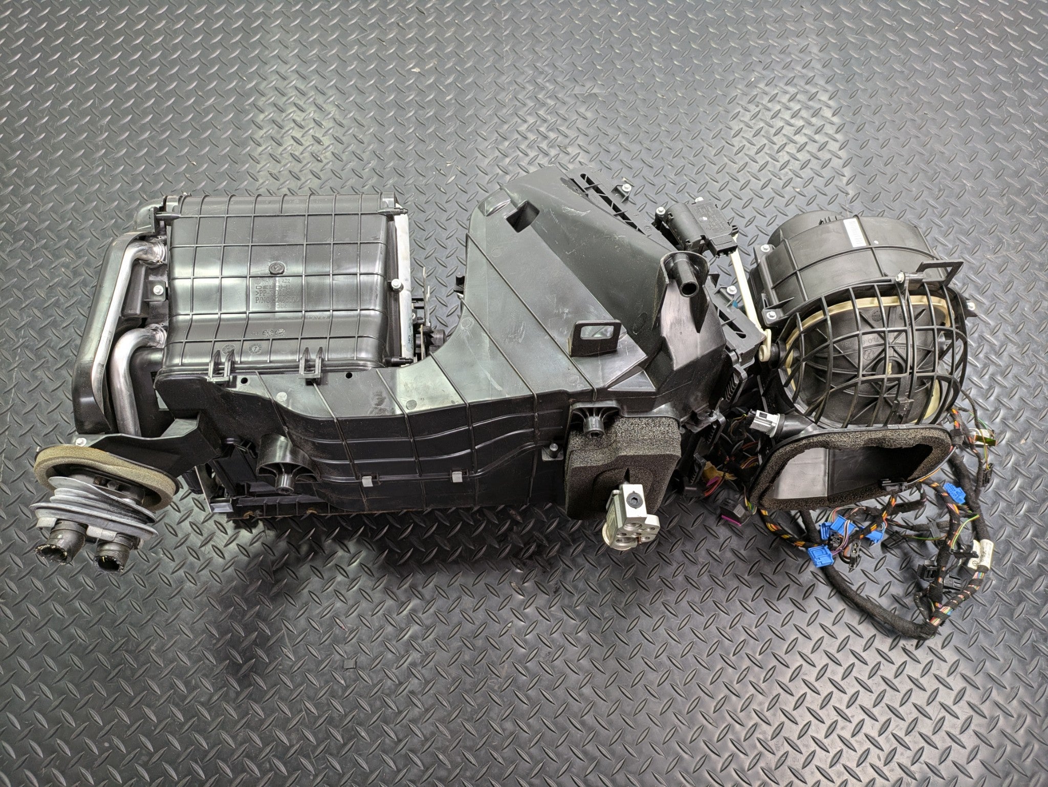 2004 - 2006 OEM PORSCHE CAYENNE V6 AC CLIMATE HEATER BLOWER HOUSING BOX ASSEMBLY
