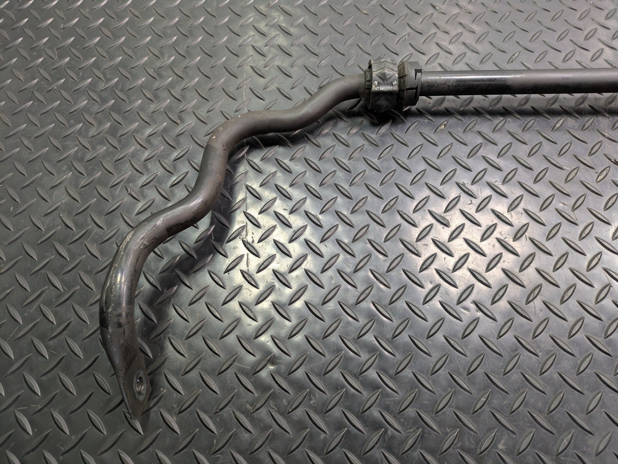 2004 - 2006 OEM PORSCHE CAYENNE V6 REAR SWAY STABILIZER ANTI ROLL BAR