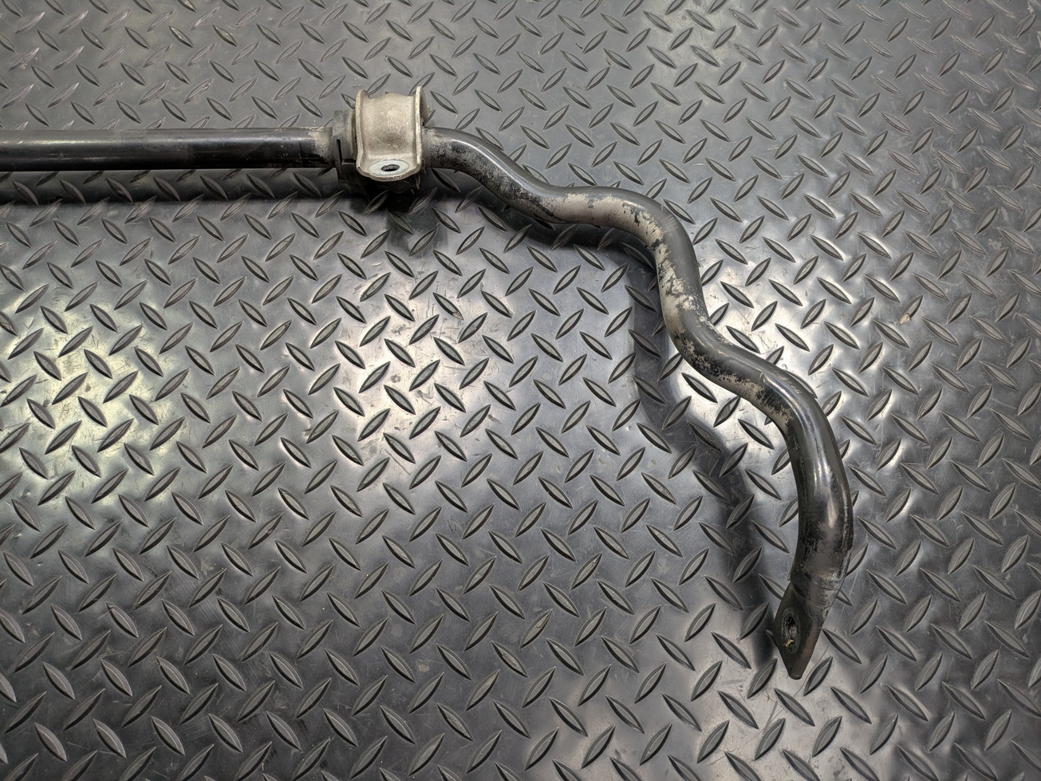 2004 - 2006 OEM PORSCHE CAYENNE V6 REAR SWAY STABILIZER ANTI ROLL BAR