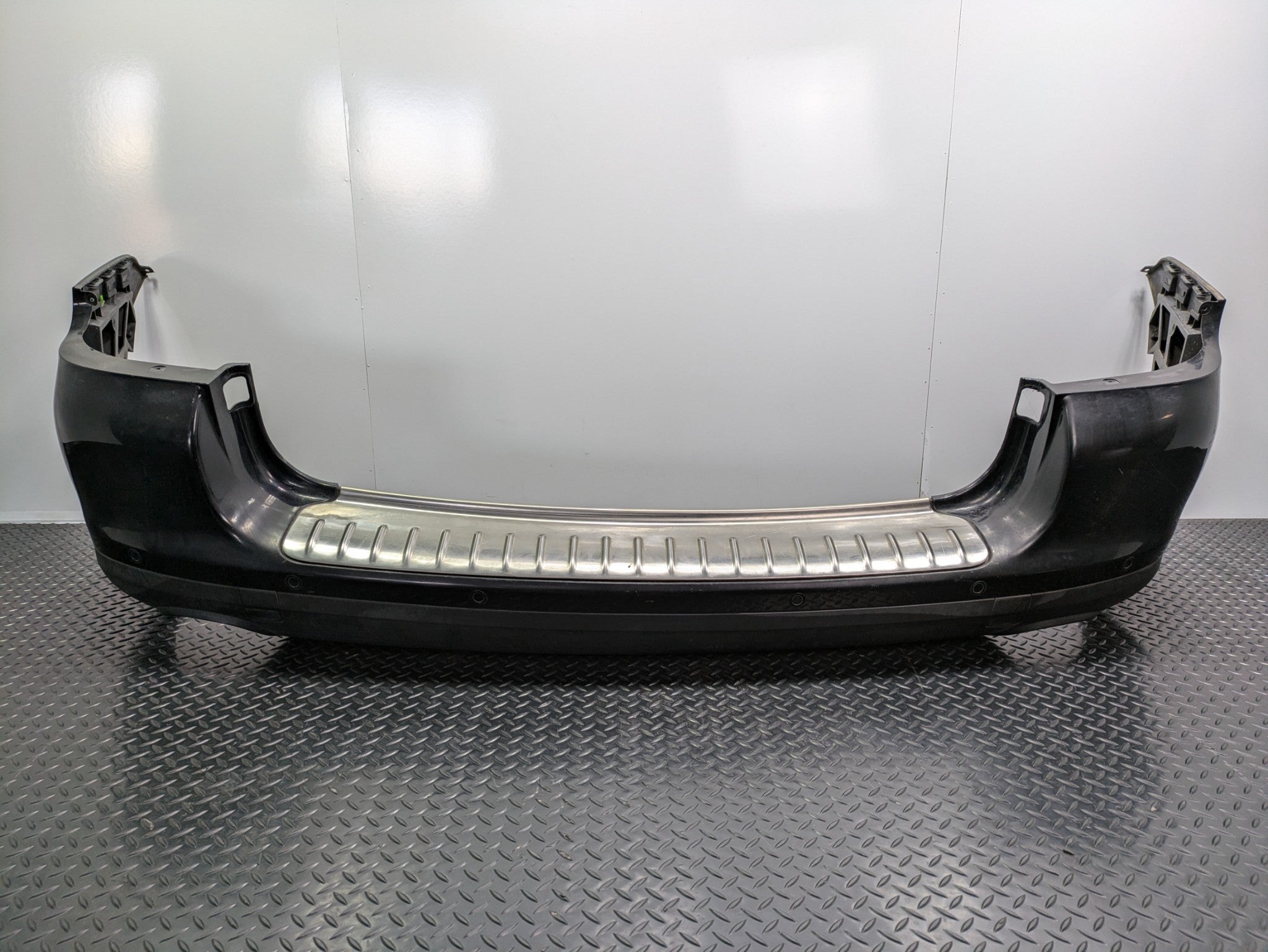 2004 - 2006 OEM PORSCHE CAYENNE V6 REAR BUMPER COVER PANEL ASSEMBLY BLACK