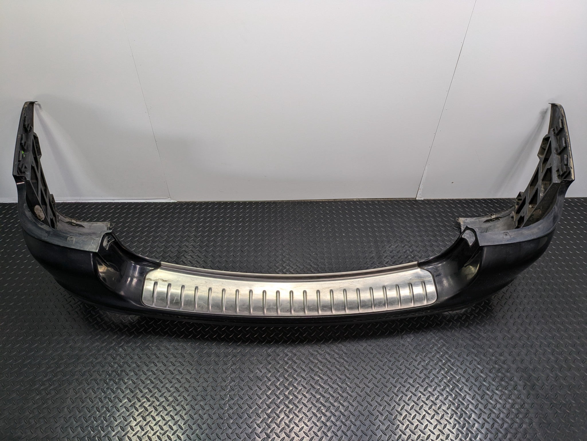 2004 - 2006 OEM PORSCHE CAYENNE V6 REAR BUMPER COVER PANEL ASSEMBLY BLACK