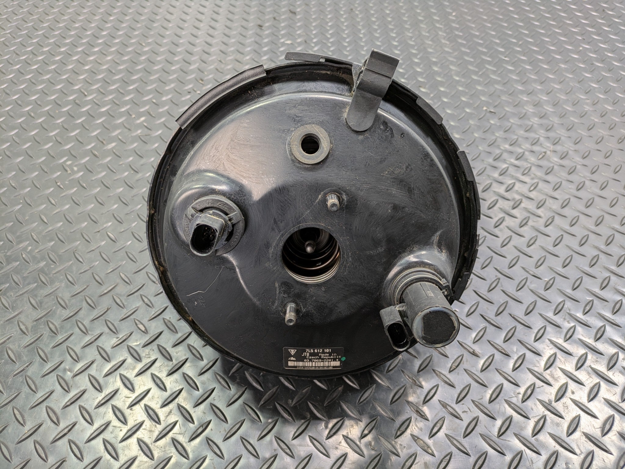 2004 - 2006 OEM PORSCHE CAYENNE V6 POWER BRAKE BOOSTER ASSEMBLY