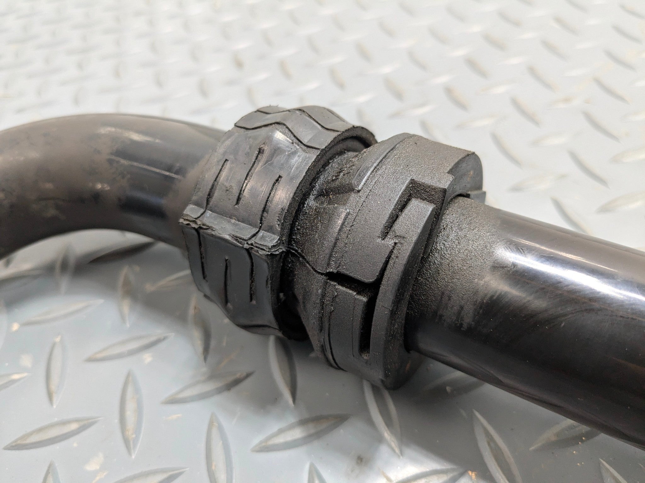 04 - 06 OEM PORSCHE CAYENNE V6 FRONT STABILIZER SUSPENSION ANTI-ROLL SWAY BAR