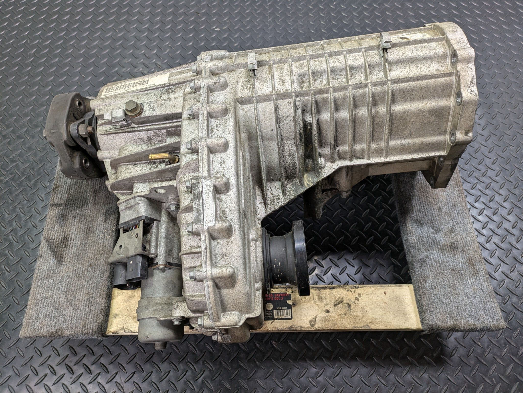 2004 - 2006 OEM PORSCHE CAYENNE V6 3.2L AT TRANSFER CASE W/O TURBO