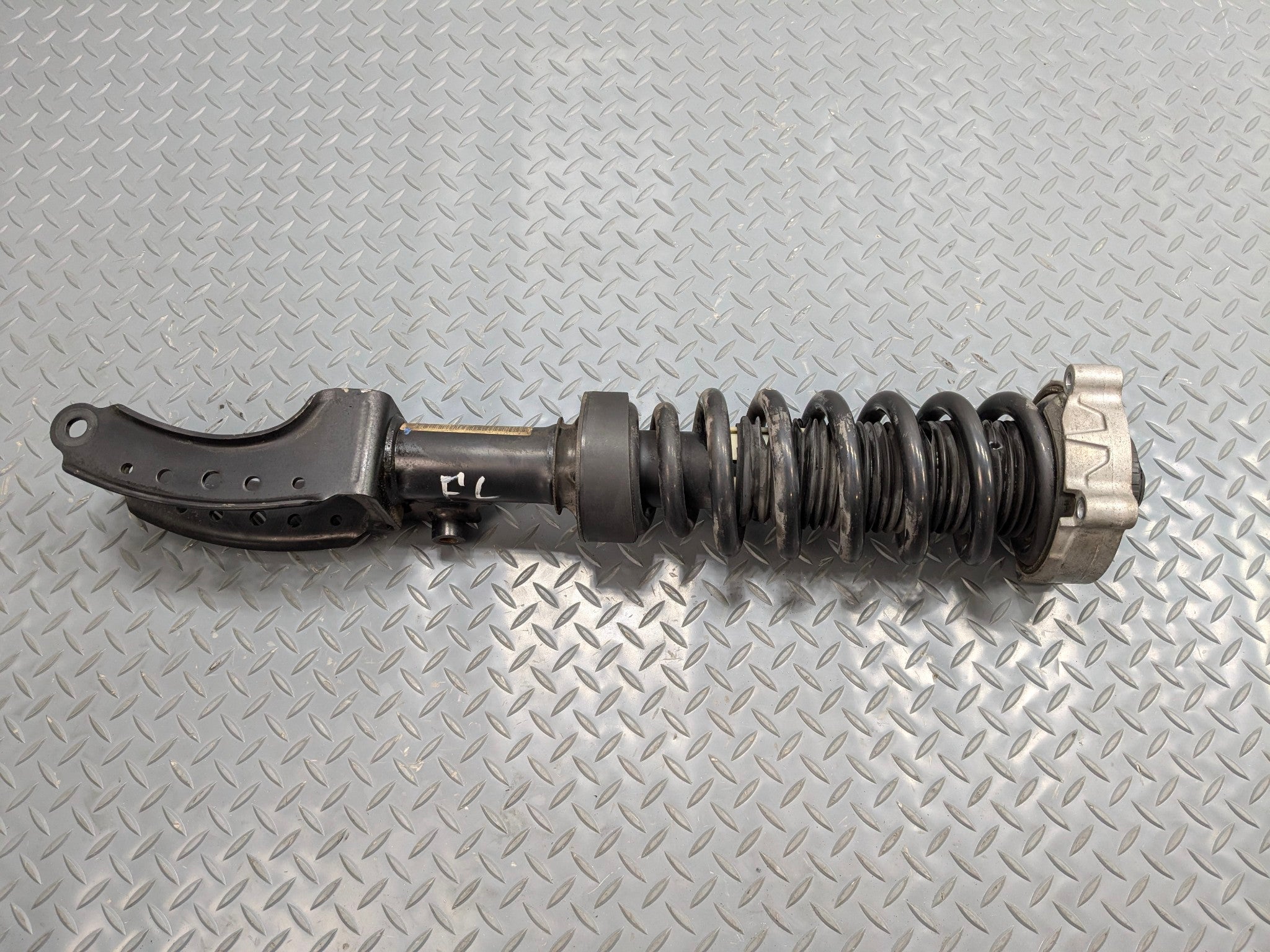 04 - 06 OEM PORSCHE CAYENNE V6 FRONT LEFT SIDE SUSPENSION SHOCK STRUT ASSEMBLY