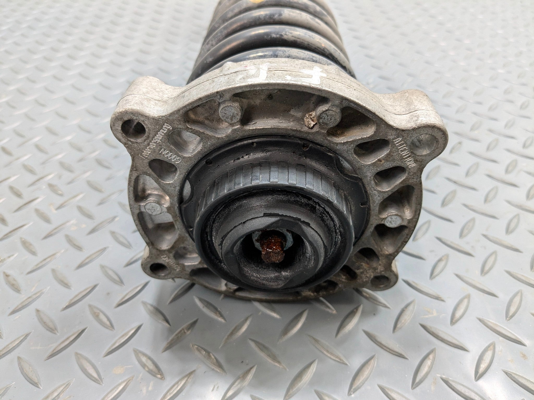 04 - 06 OEM PORSCHE CAYENNE V6 FRONT RIGHT SIDE SUSPENSION SHOCK STRUT ASSEMBLY