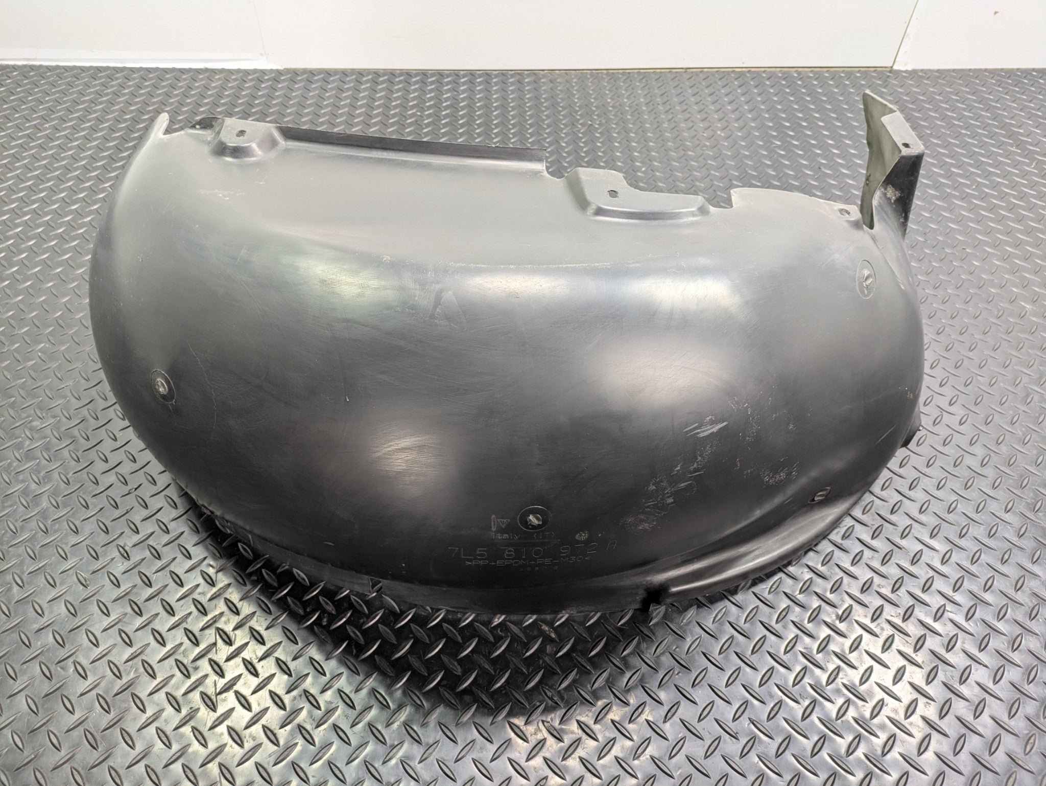 04 - 06 OEM PORSCHE CAYENNE V6 REAR RIGHT PASSENGER FENDER LINER SPLASH SHIELD