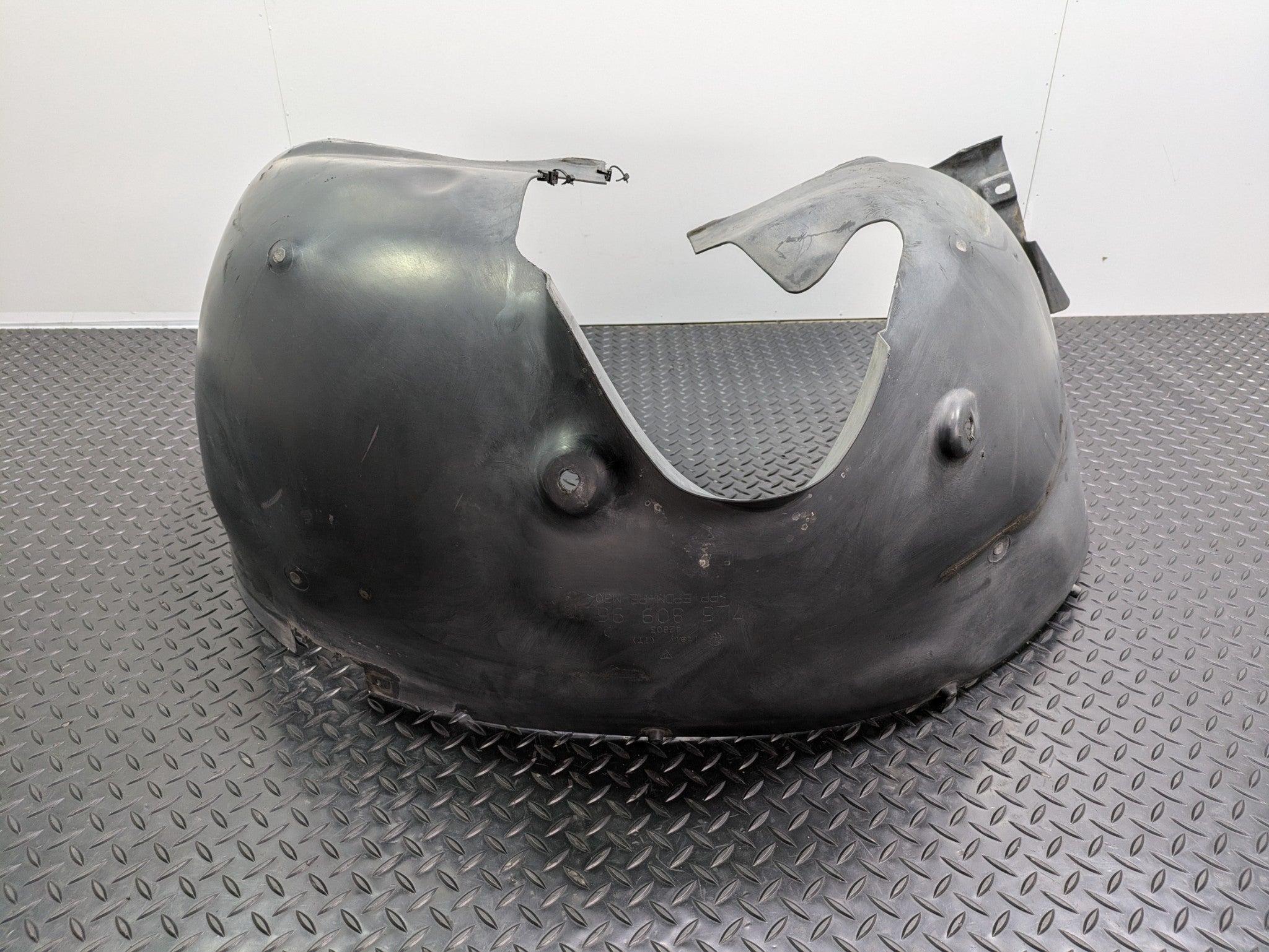 2004 - 2006 OEM PORSCHE CAYENNE V6 FRONT LEFT INNER SPLASH SHIELD FENDER LINER
