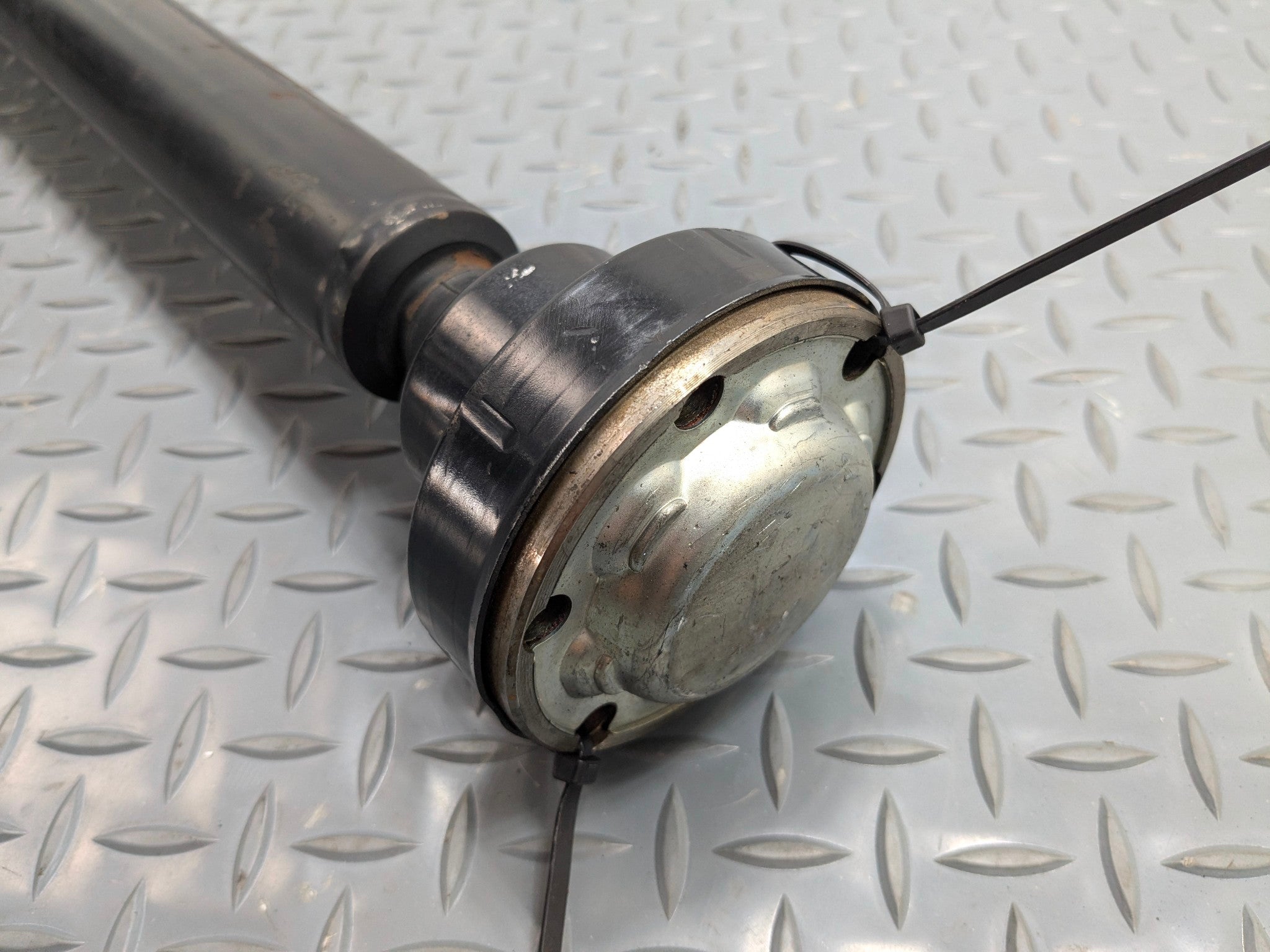 2004 - 2006 OEM PORSCHE CAYENNE V6 FRONT PROPELLER CARDAN DRIVE AXLE DRIVESHAFT