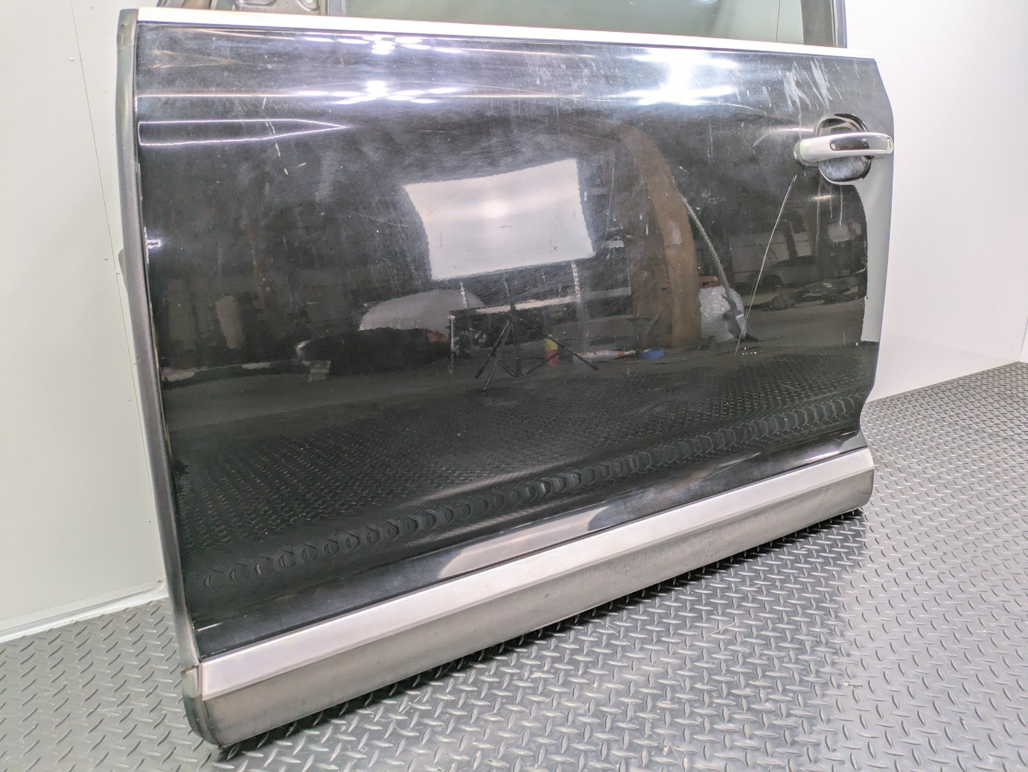 2004 - 2006 OEM PORSCHE CAYENNE V6 FRONT LEFT DRIVER SIDE DOOR SHELL PANEL