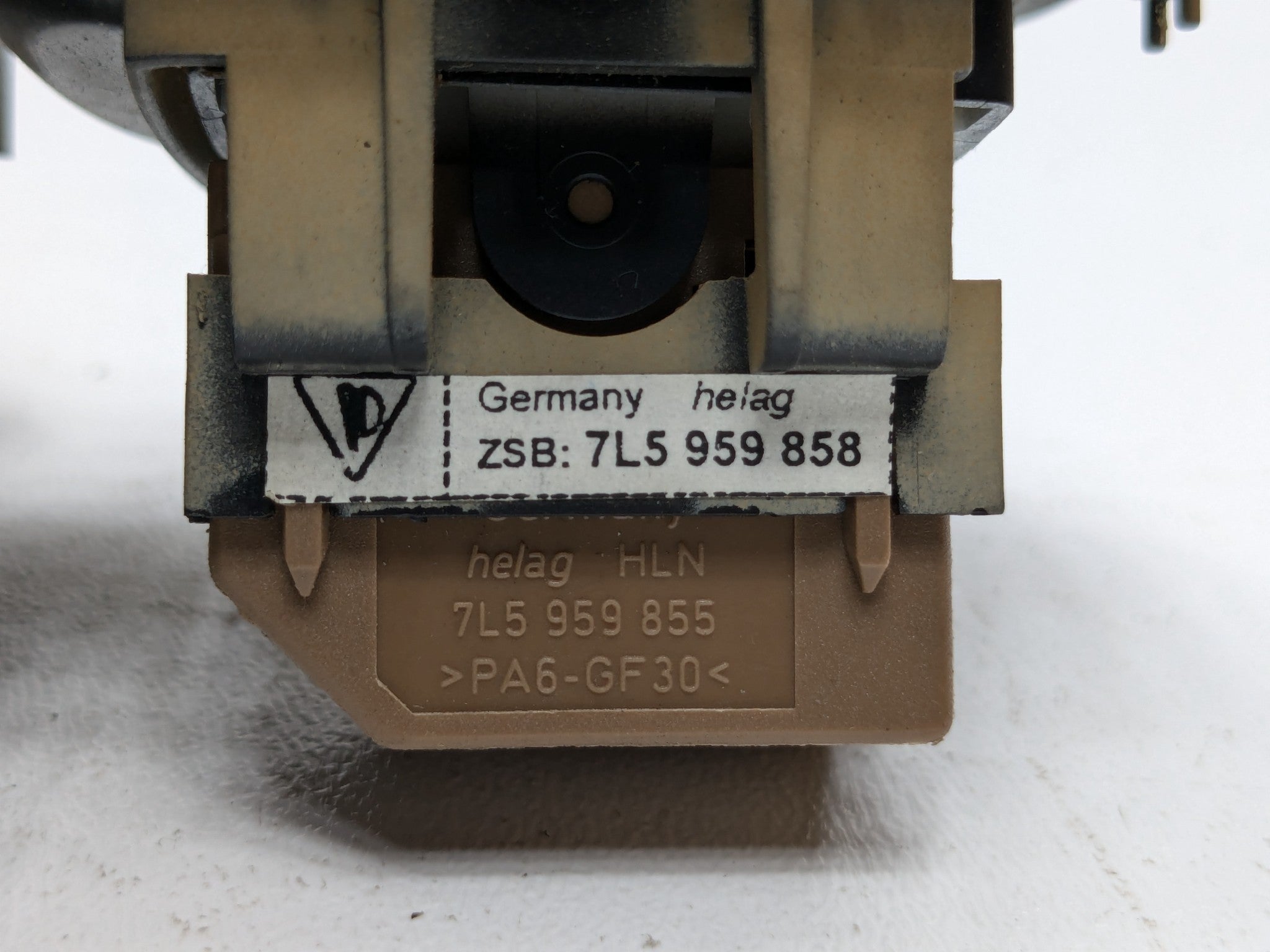 2004 - 2006 OEM PORSCHE CAYENNE V6 REAR RIGHT SIDE DOOR WINDOW REGULATOR SWITCH