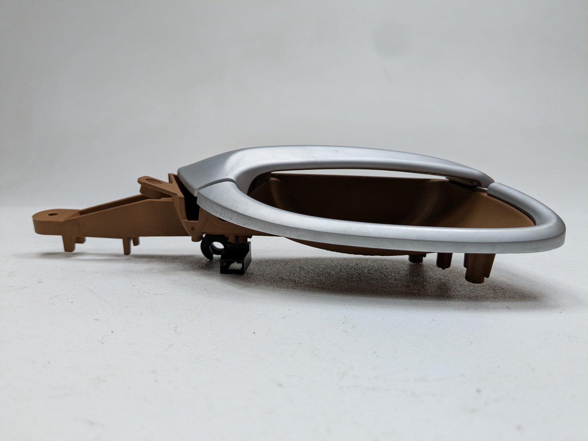 04 - 06 OEM PORSCHE CAYENNE V6 REAR RIGHT PASSENGER SIDE INTERIOR DOOR HANDLE