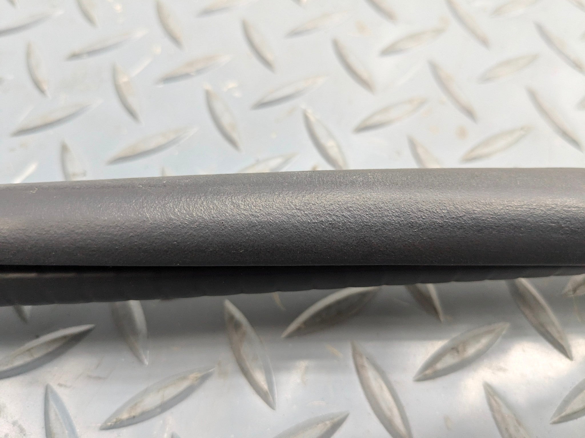 2004 - 2006 OEM PORSCHE CAYENNE V6 REAR LEFT SIDE DOOR SEAL WEATHERSTRIP RUBBER