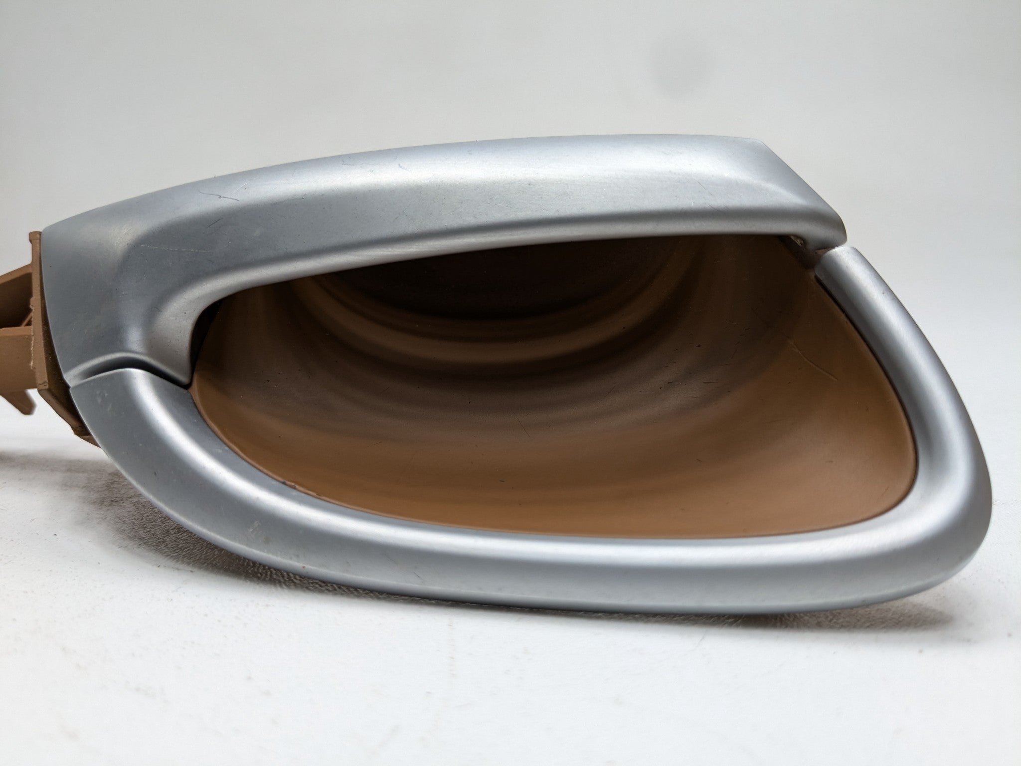 04 - 06 OEM PORSCHE CAYENNE V6 FRONT RIGHT PASSENGER SIDE INTERIOR DOOR HANDLE