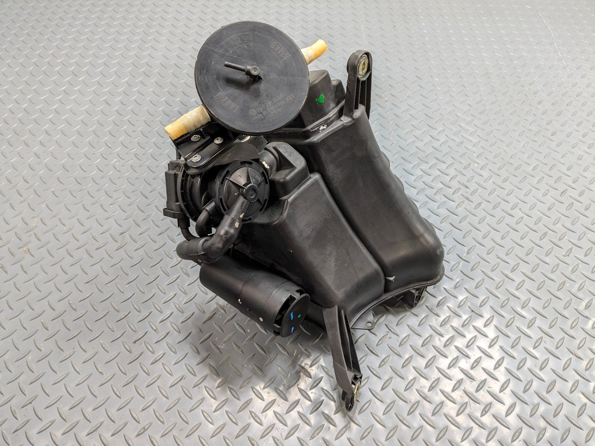 2004 - 2006 OEM PORSCHE CAYENNE V6 FUEL VAPOR EVAPORATOR CHARCOAL CANISTER