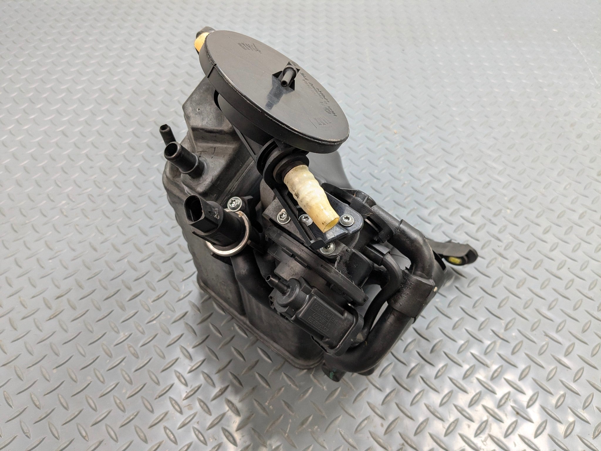 2004 - 2006 OEM PORSCHE CAYENNE V6 FUEL VAPOR EVAPORATOR CHARCOAL CANISTER