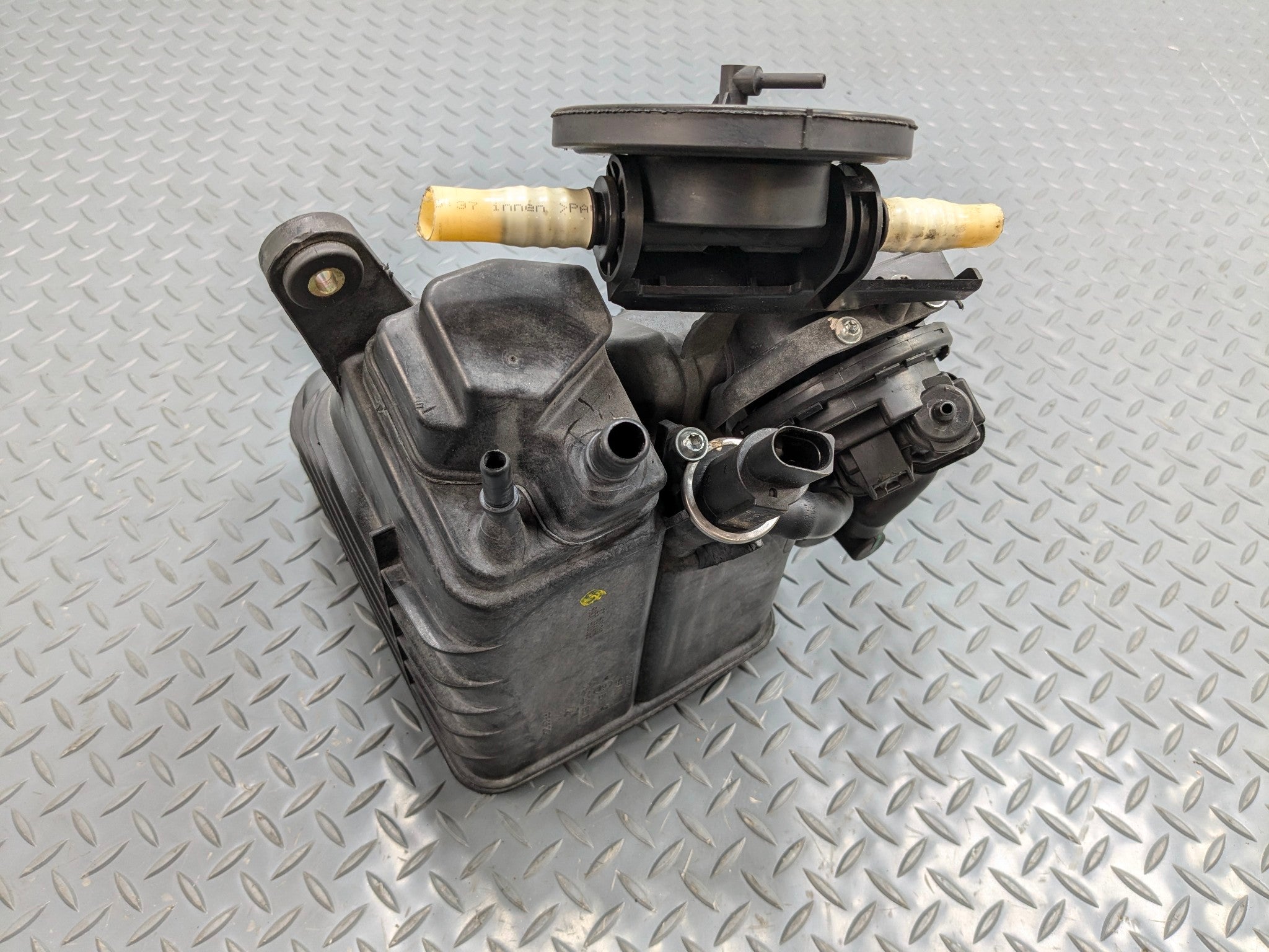 2004 - 2006 OEM PORSCHE CAYENNE V6 FUEL VAPOR EVAPORATOR CHARCOAL CANISTER