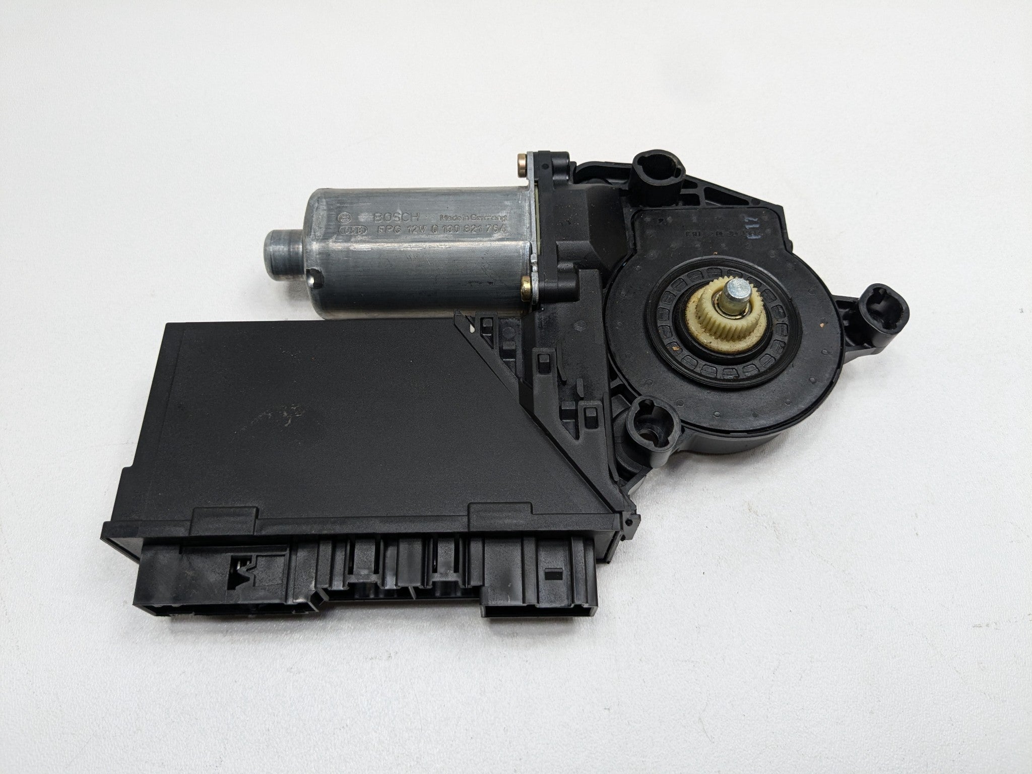 2004 - 2006 OEM PORSCHE CAYENNE V6 FRONT LEFT SIDE DOOR WINDOW REGULATOR MOTOR