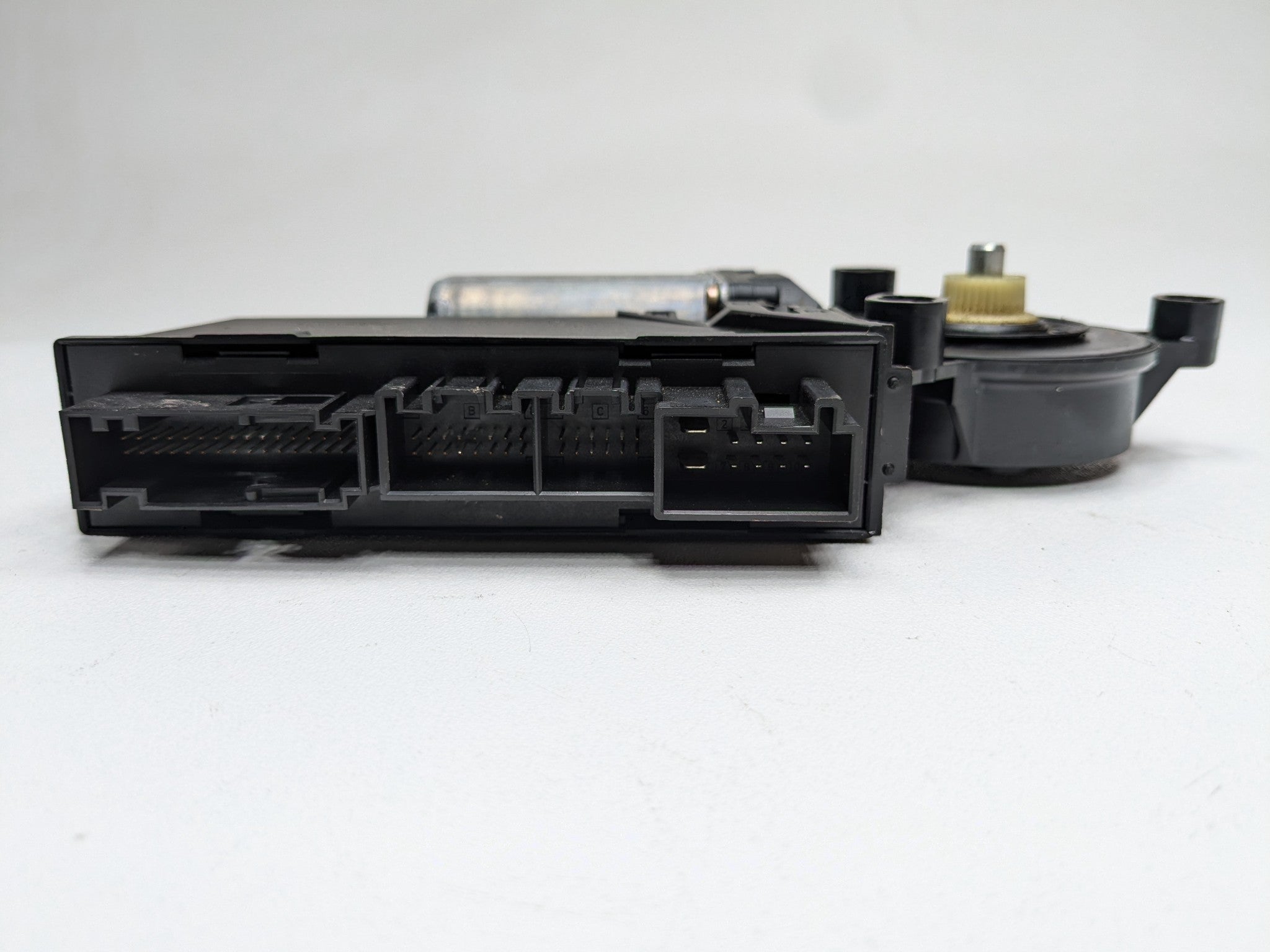 2004 - 2006 OEM PORSCHE CAYENNE V6 FRONT LEFT SIDE DOOR WINDOW REGULATOR MOTOR