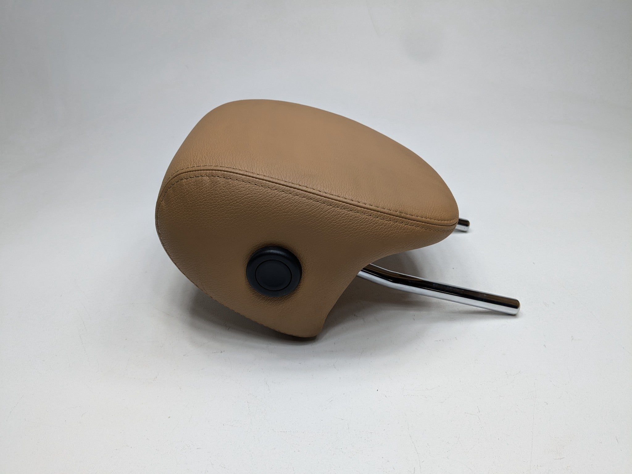 04 - 06 OEM PORSCHE CAYENNE V6 REAR RIGHT PASSENGER SIDE SEAT HEADREST ASSEMBLY