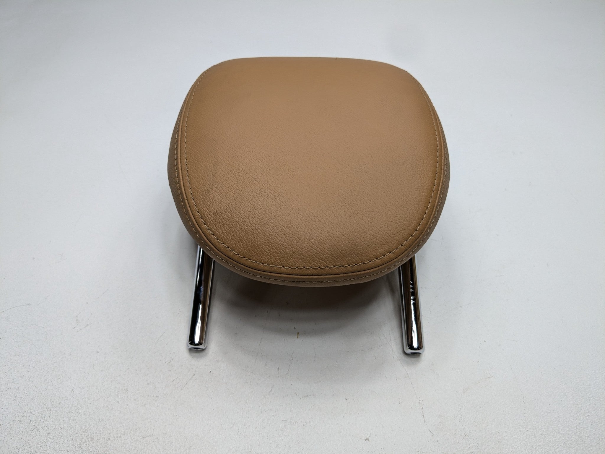 2004 - 2006 OEM PORSCHE CAYENNE V6 REAR CENTER SEAT HEADREST ASSEMBLY