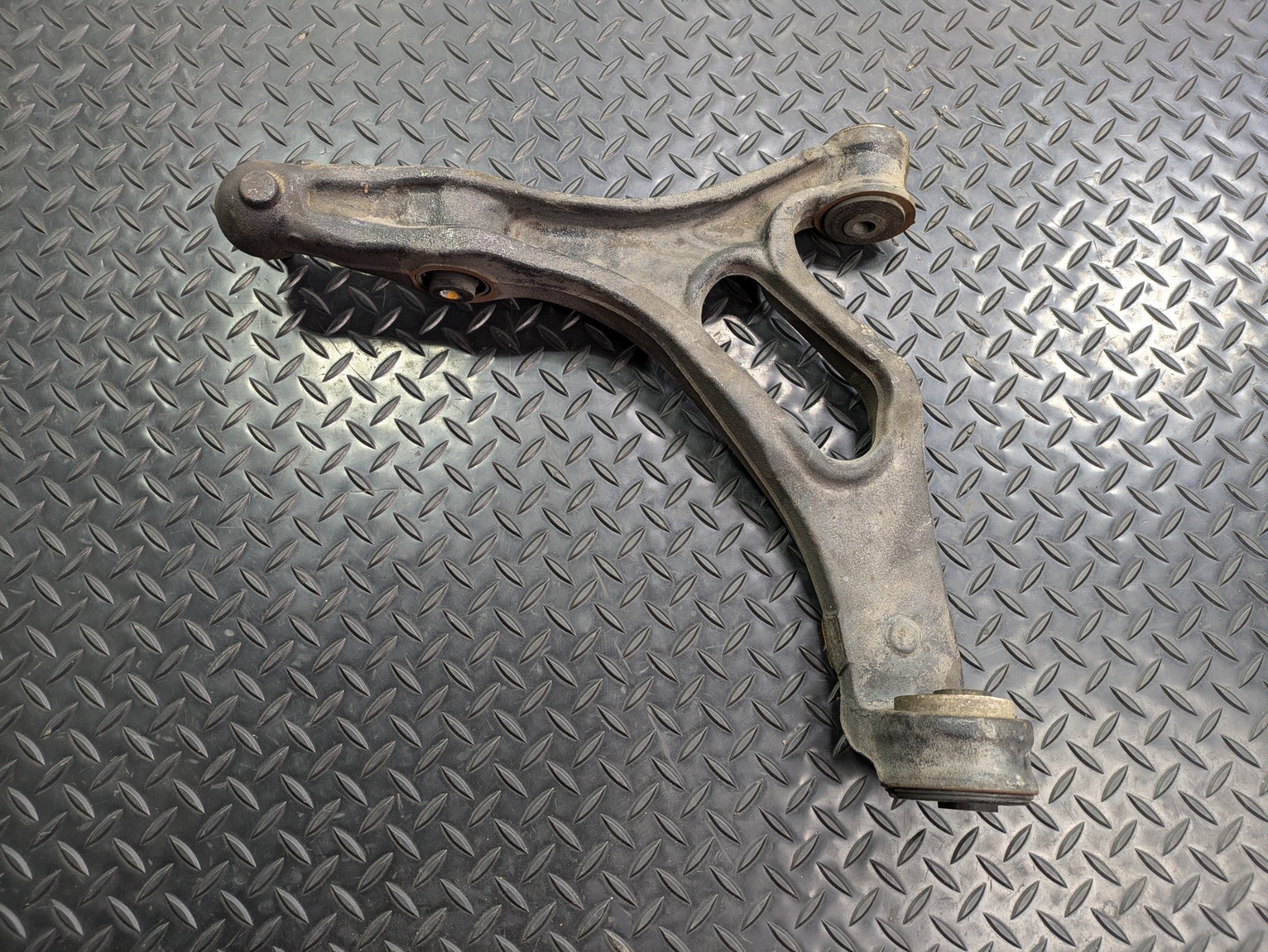 2004 - 2006 OEM PORSCHE CAYENNE V6 FRONT LEFT DRIVER SIDE LOWER CONTROL ARM