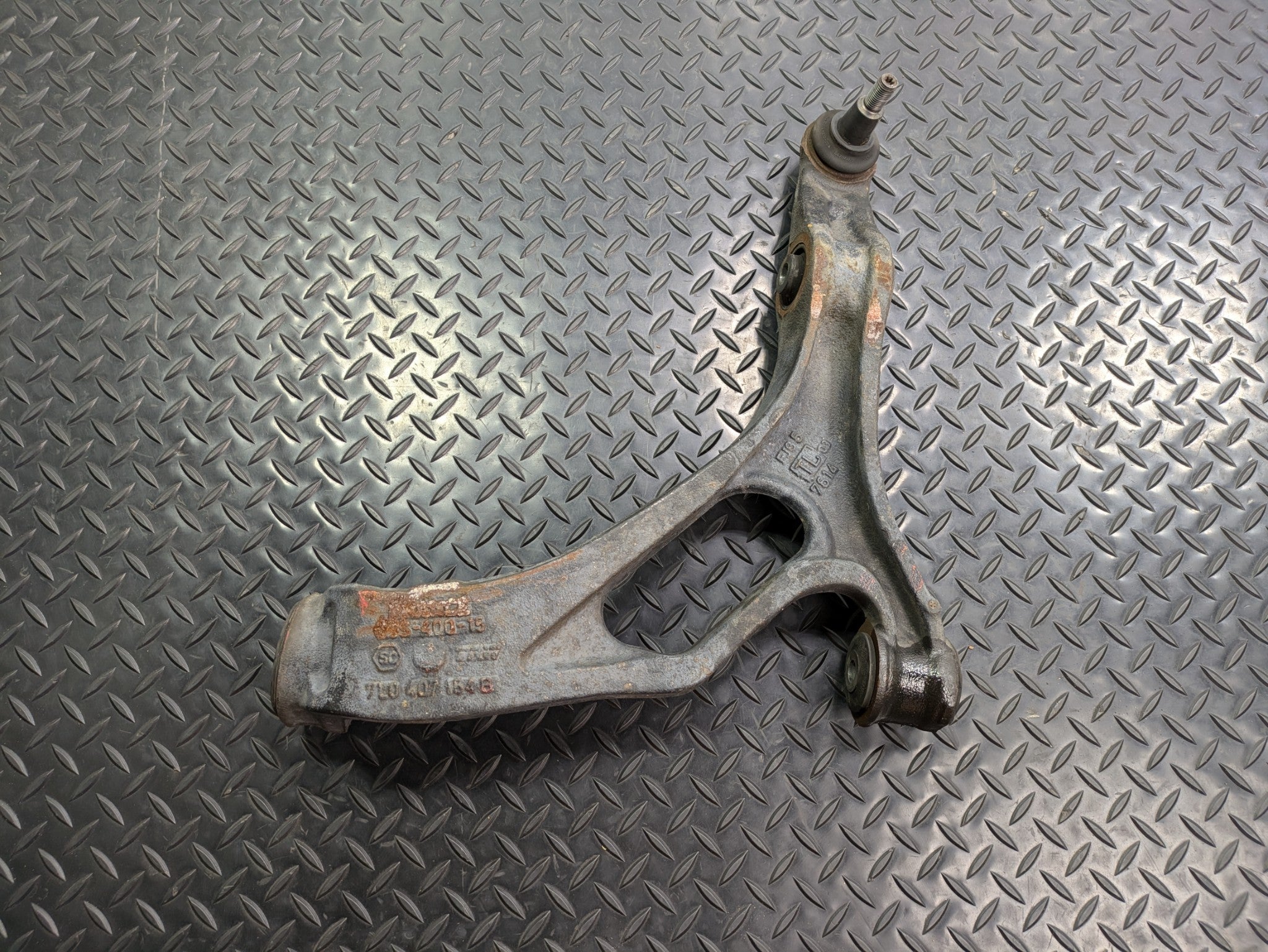 2004 - 2006 OEM PORSCHE CAYENNE V6 FRONT RIGHT PASSENGER SIDE LOWER CONTROL ARM