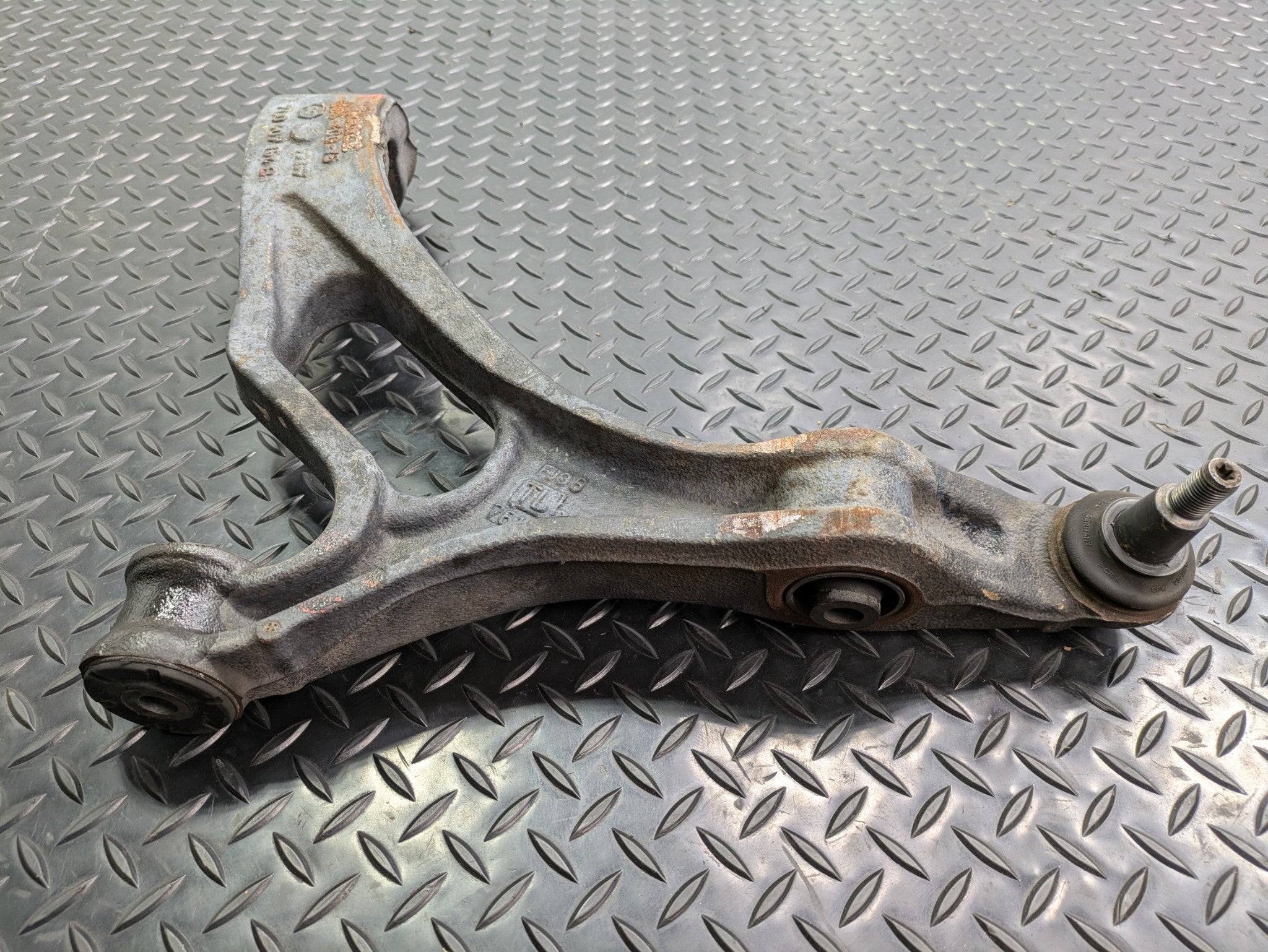 2004 - 2006 OEM PORSCHE CAYENNE V6 FRONT RIGHT PASSENGER SIDE LOWER CONTROL ARM